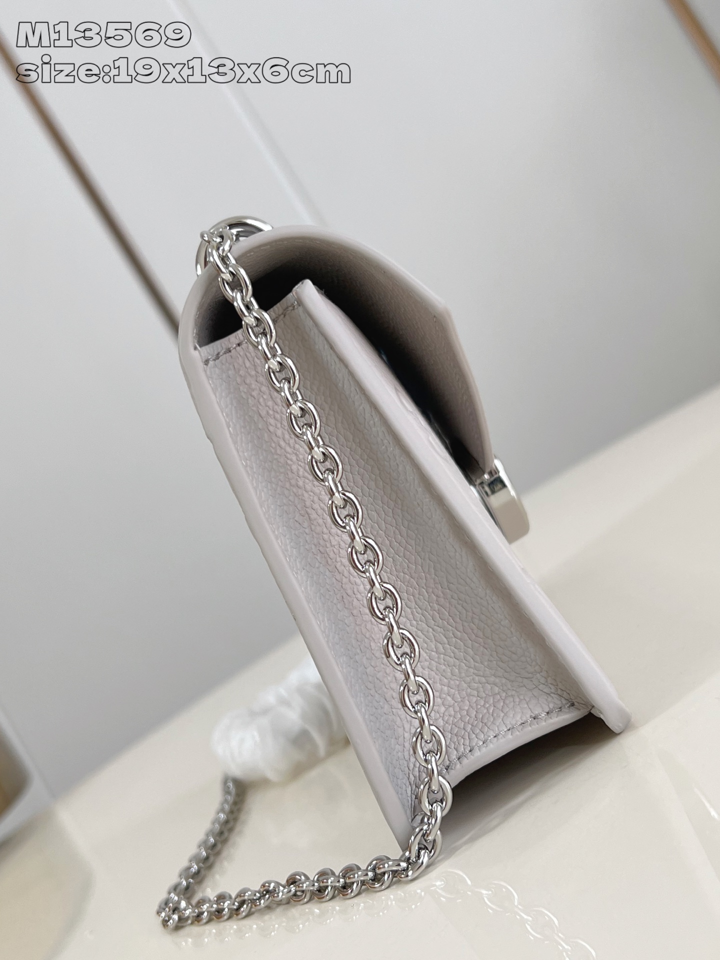 【顶级原单 M13569芋泥紫 】M13570 這款Wallet On Chain Rosy兼具實用功能