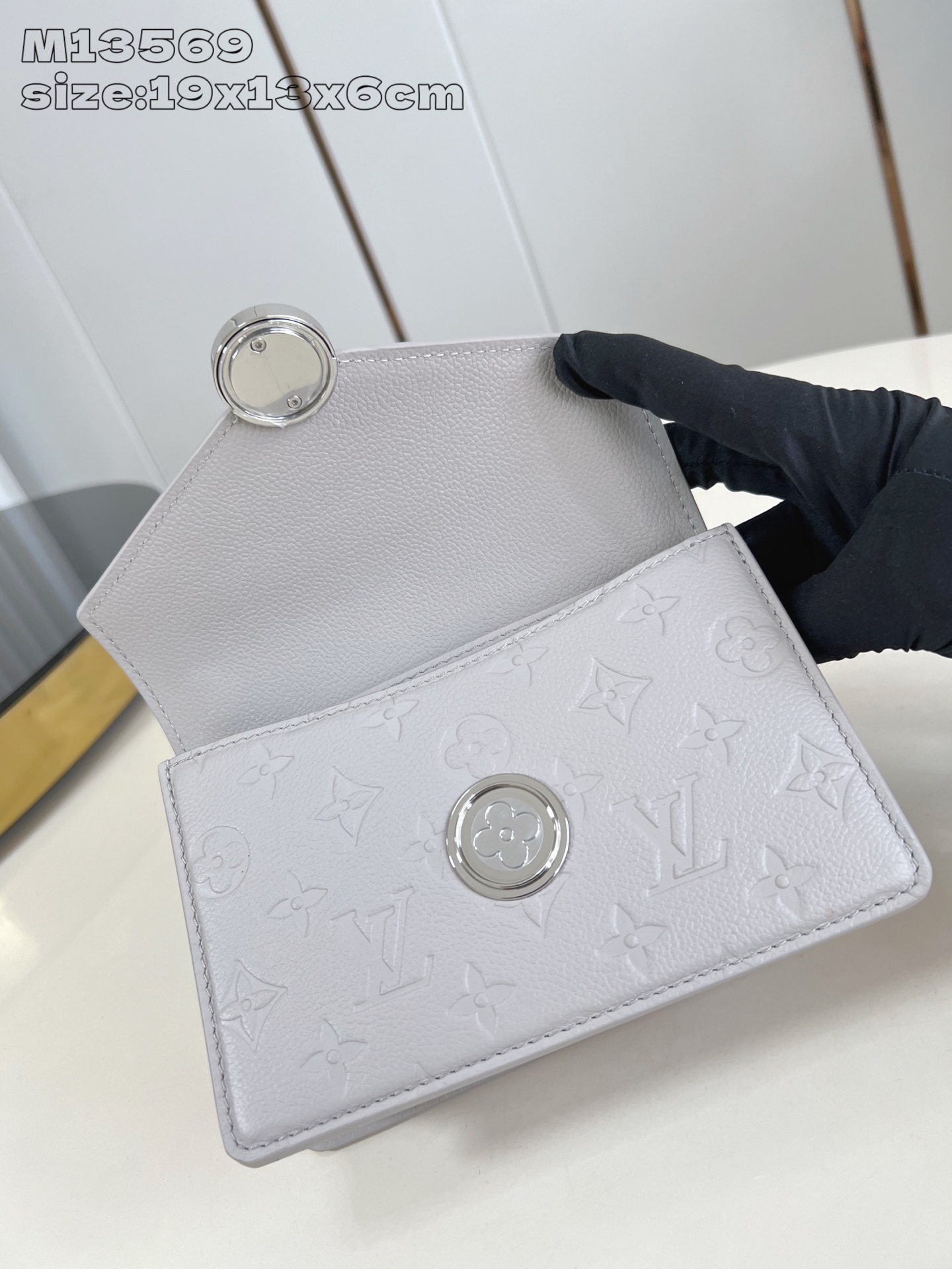 【顶级原单 M13569芋泥紫 】M13570 這款Wallet On Chain Rosy兼具實用功能