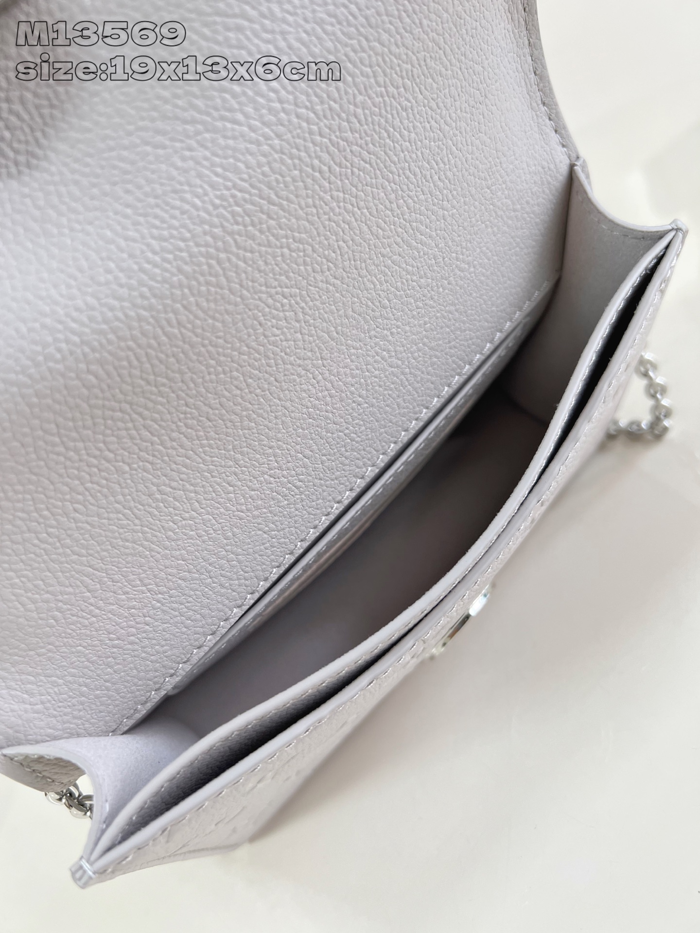 【顶级原单 M13569芋泥紫 】M13570 這款Wallet On Chain Rosy兼具實用功能