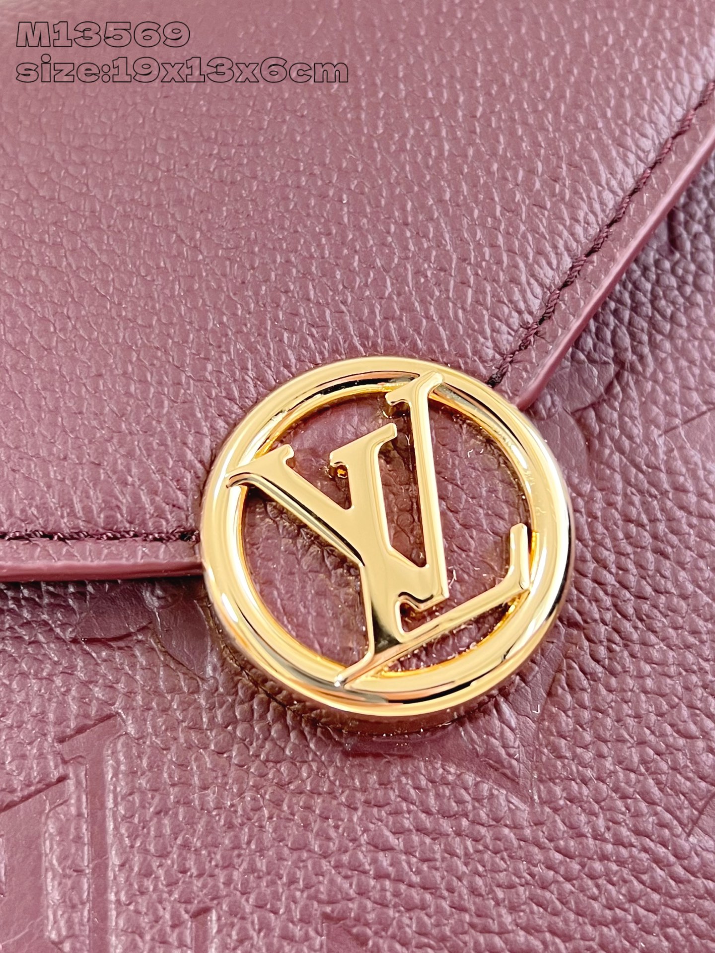 【顶级原单 M13569紫红 】M25814 這款Wallet On Chain Rosy兼具實用功能和