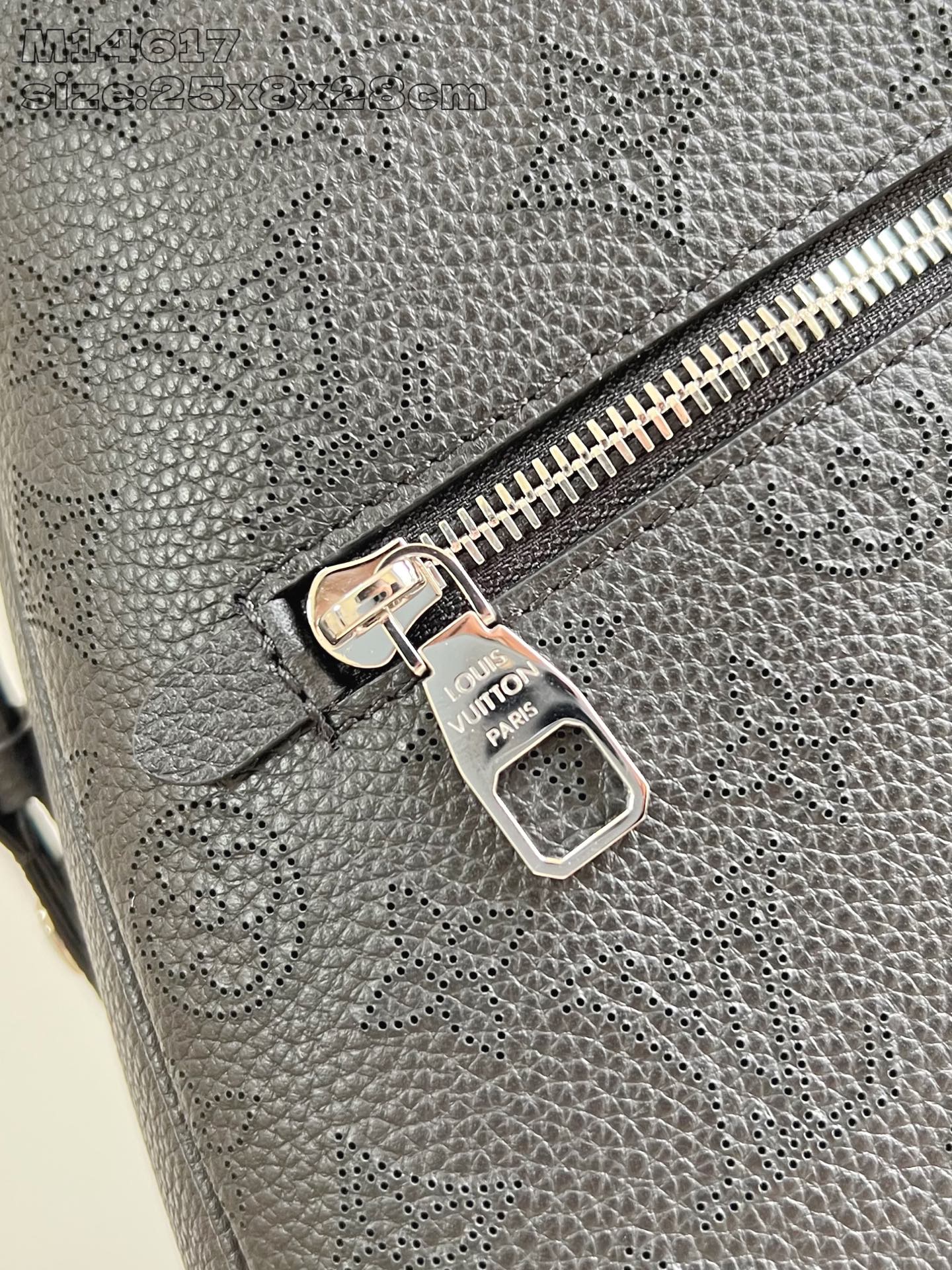 【顶级原单 M14617黑 】M14618 本款 All Around 中号手袋为镂花皮革描摹 Mono