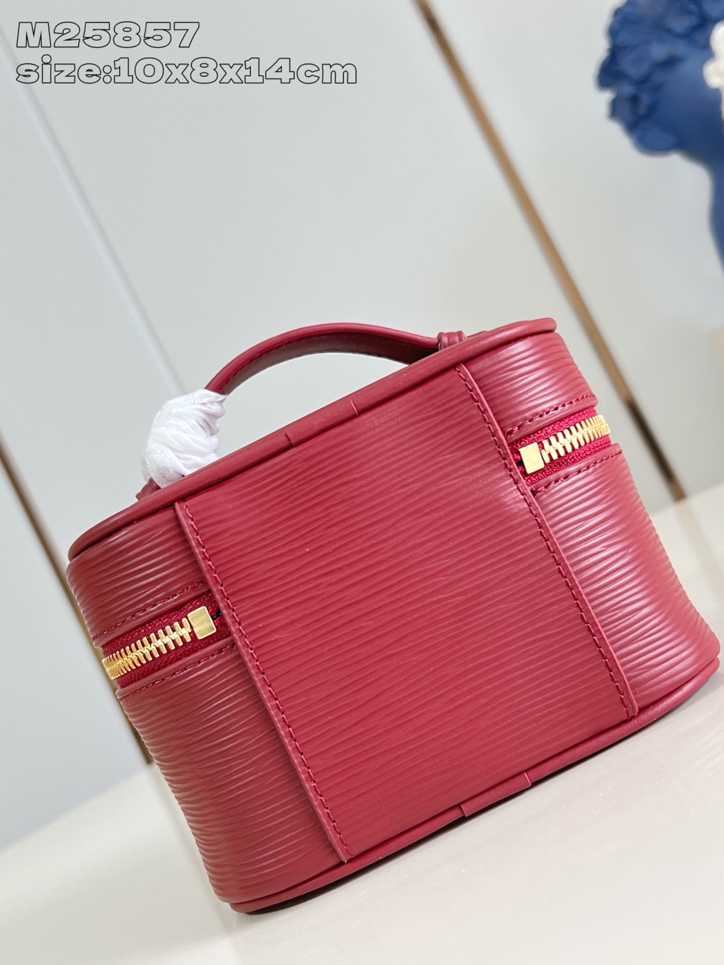 【顶级原单 M25857紫红 】本款 Nice Nano 化妆包以粒面 Epi 皮革和可水洗织物内衬构筑