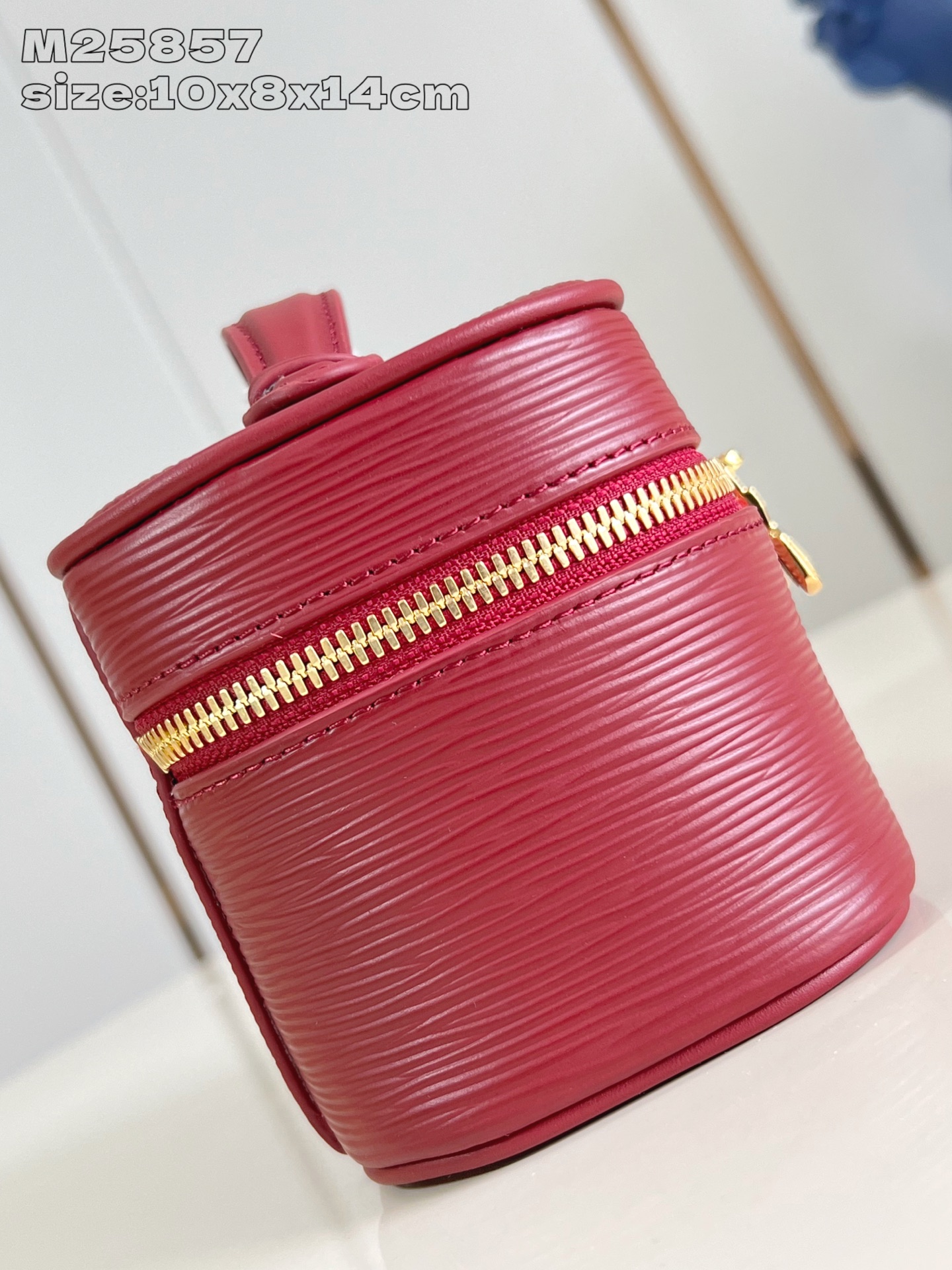 【顶级原单 M25857紫红 】本款 Nice Nano 化妆包以粒面 Epi 皮革和可水洗织物内衬构筑