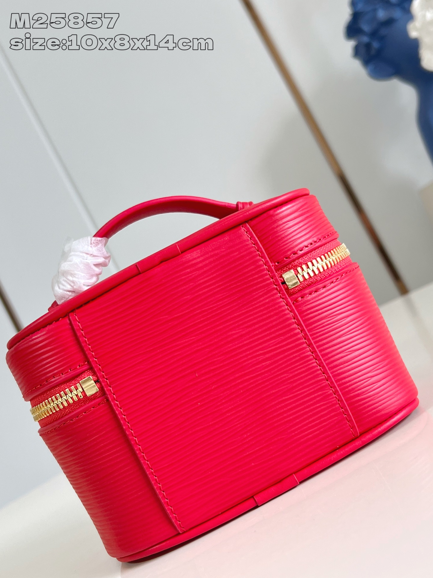 【顶级原单 M25857大红 】本款 Nice Nano 化妆包以粒面 Epi 皮革和可水洗织物内衬构筑