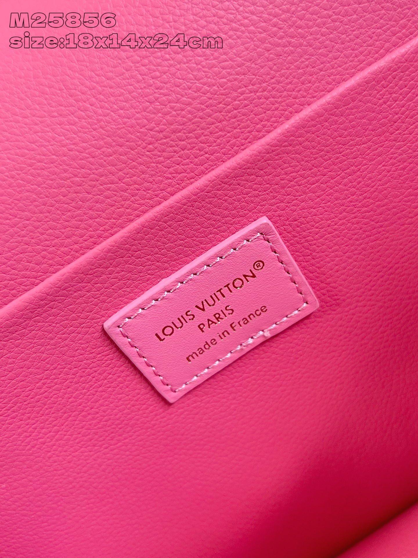 【顶级原单 M25856粉 】本款 Nice BB化妆包撷取路易威登美妆系列的唇膏色彩，以 Epi 粒面