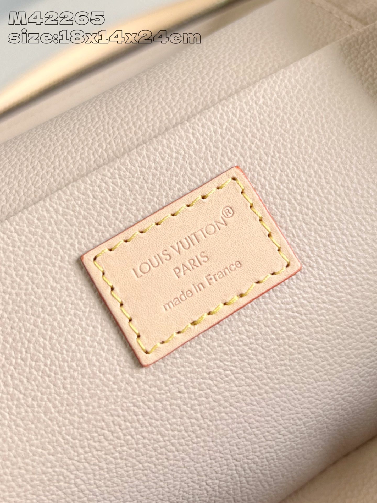 【顶级原单 M42265 】小即是美。以标志性的 NICE 化妆包为设计灵感来源，此款优雅的盥洗包是携带