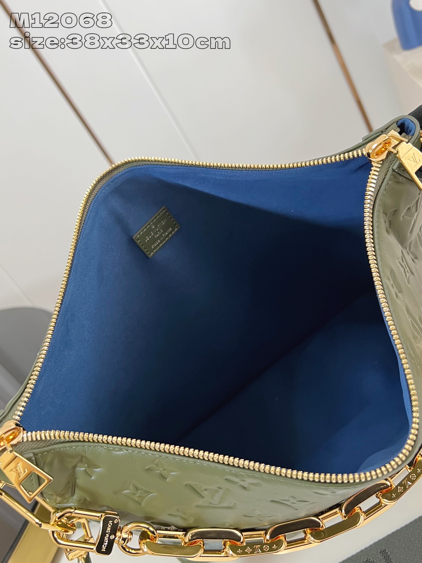 【顶级原单 M12068绿压花 】M15228 這款全新Coussin Hobo MM的流浪包兼具時尚與