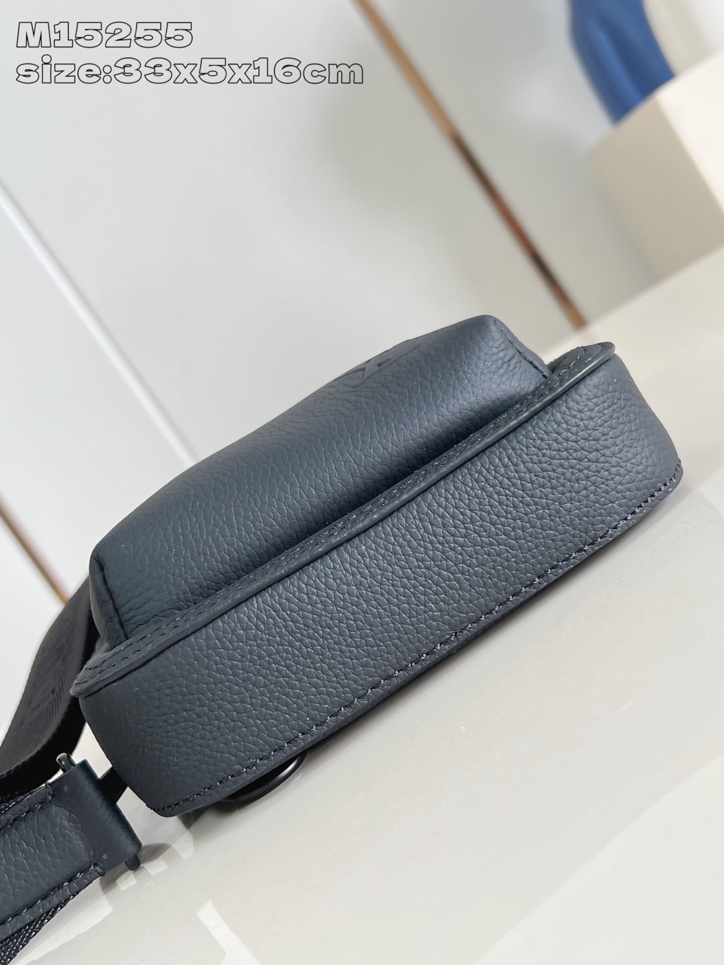 【顶级原单 M15255】本款 Avenue 小号单肩包选用 Monogram Eclipse 涂层帆布