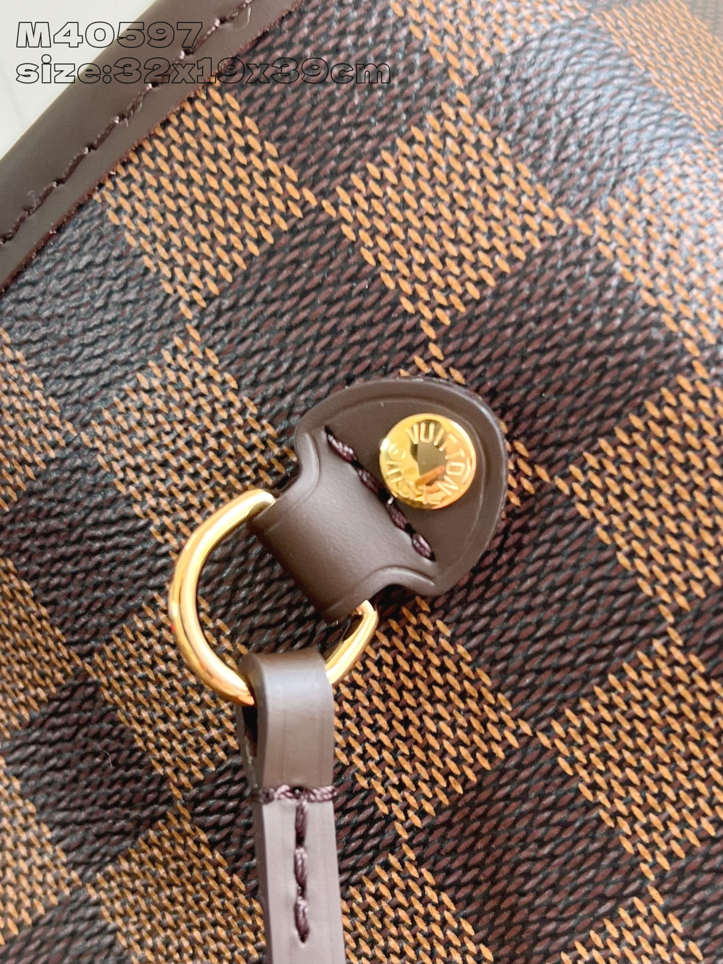 【顶级原单 M40597 】本款 Neverfull 大号托特包为 Damier Ebene 帆布勾勒牛