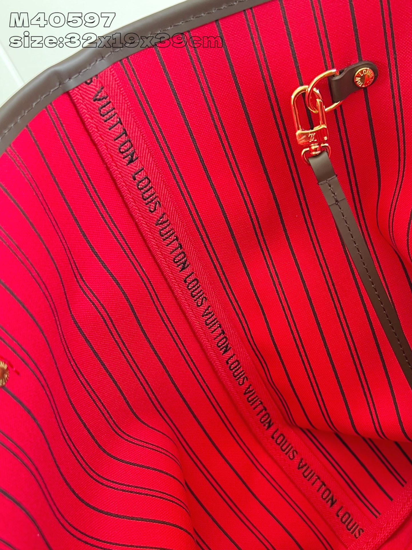 【顶级原单 M40597 】本款 Neverfull 大号托特包为 Damier Ebene 帆布勾勒牛