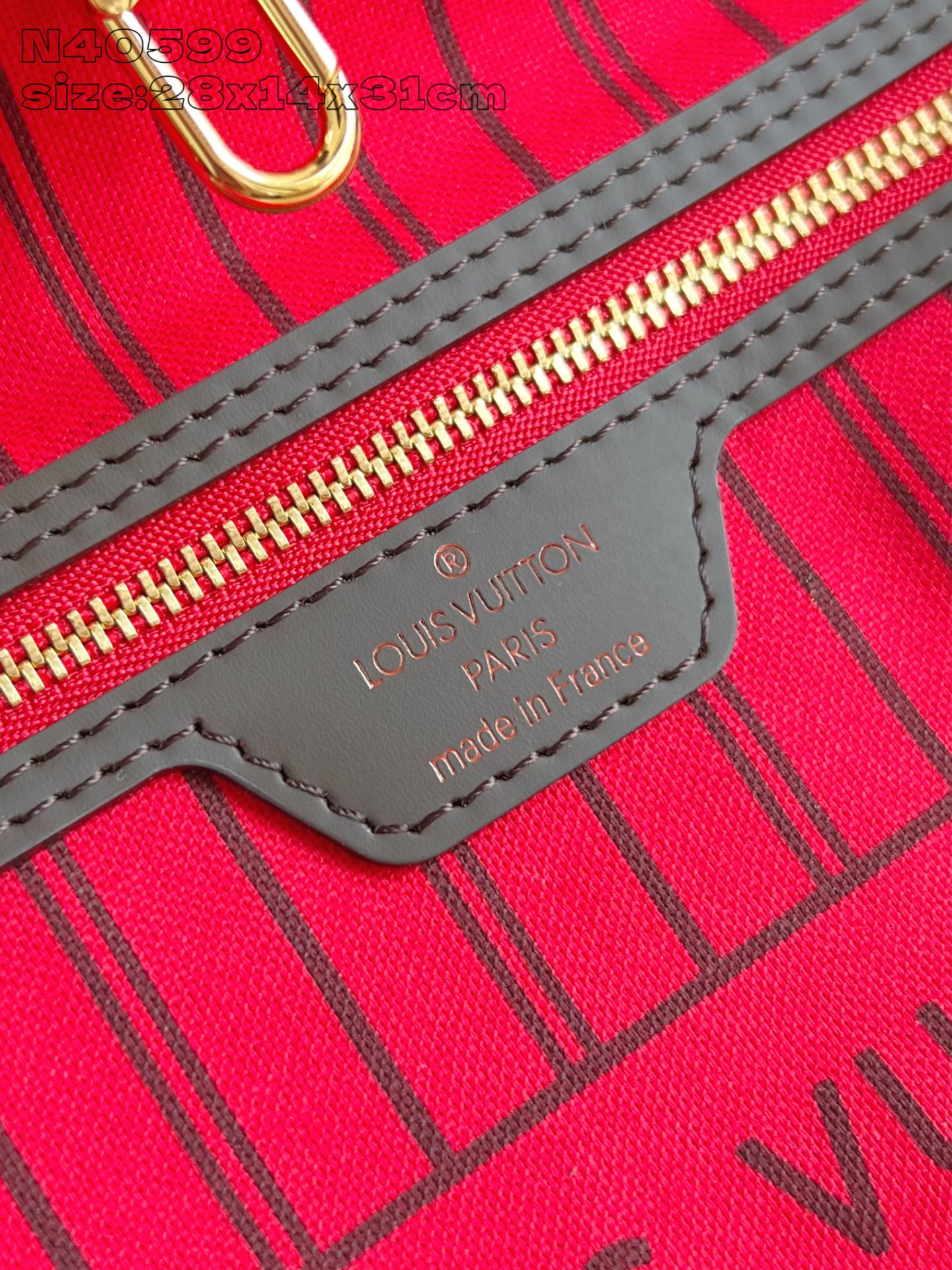 【顶级原单 N40599 】本款 Neverfull 中号托特包为 Damier Ebene 帆布勾勒牛