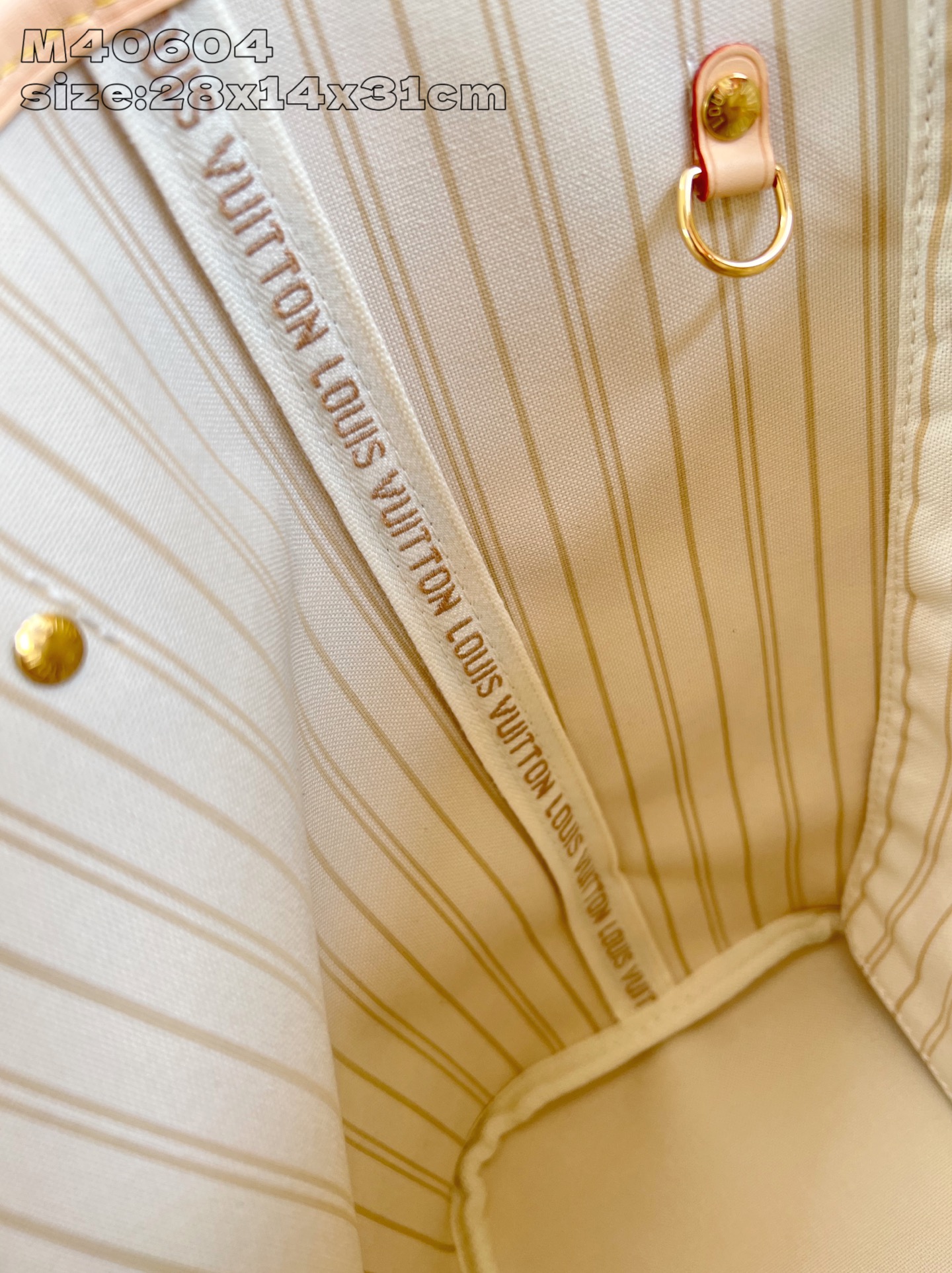 【顶级原单 M40604 】本款 Neverfull 中号托特包为 Damier Azur 帆布勾勒牛皮