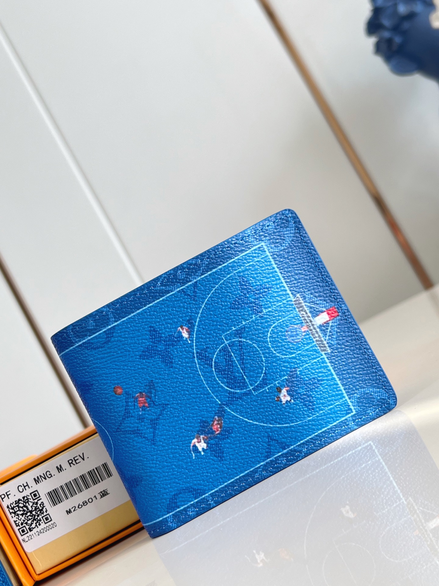 【顶级原单 M26801蓝 】Slender 钱包采用 Monogram 帆布制造，设有多个口袋，可供放