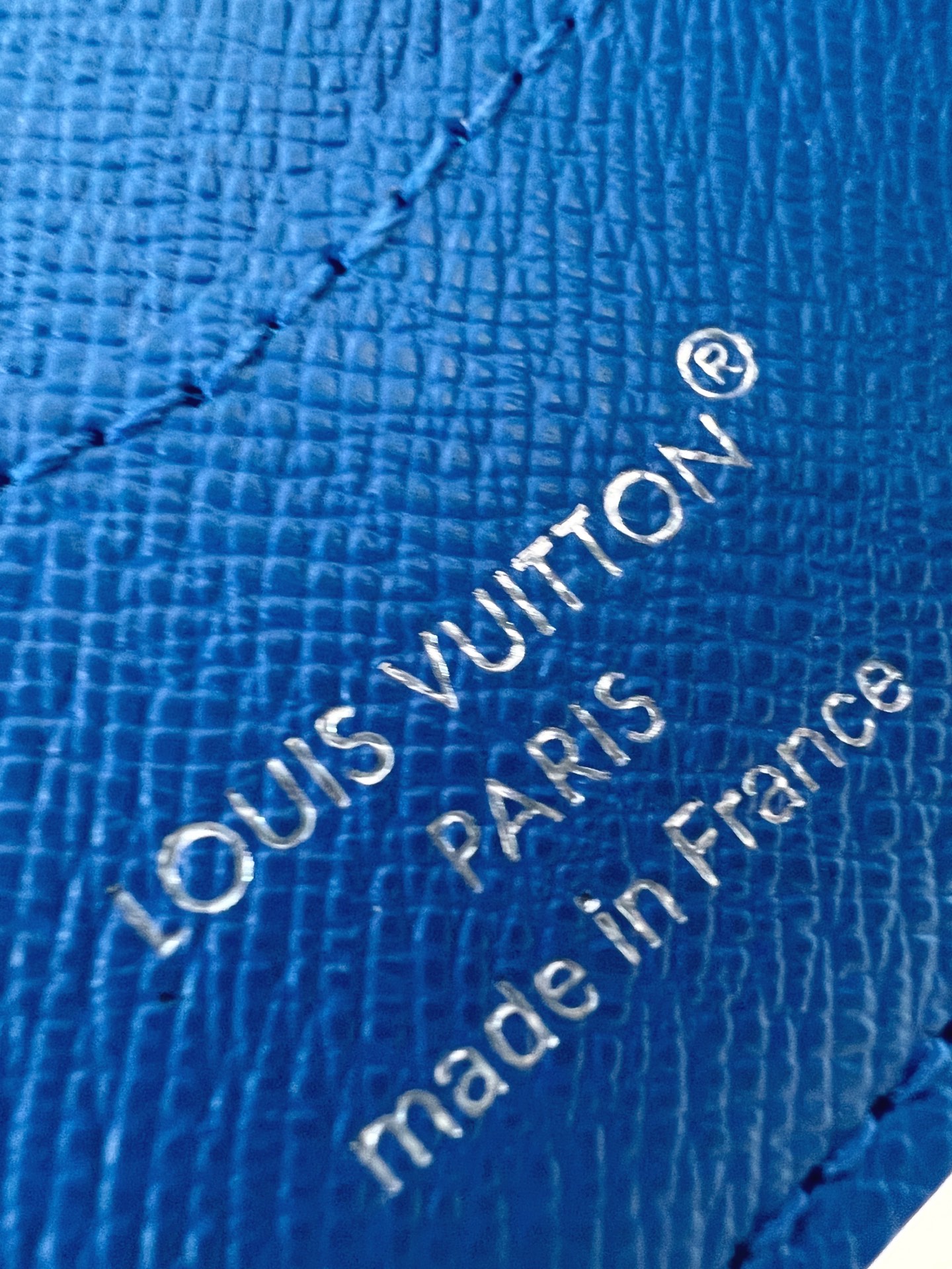 【顶级原单 M26801蓝 】Slender 钱包采用 Monogram 帆布制造，设有多个口袋，可供放