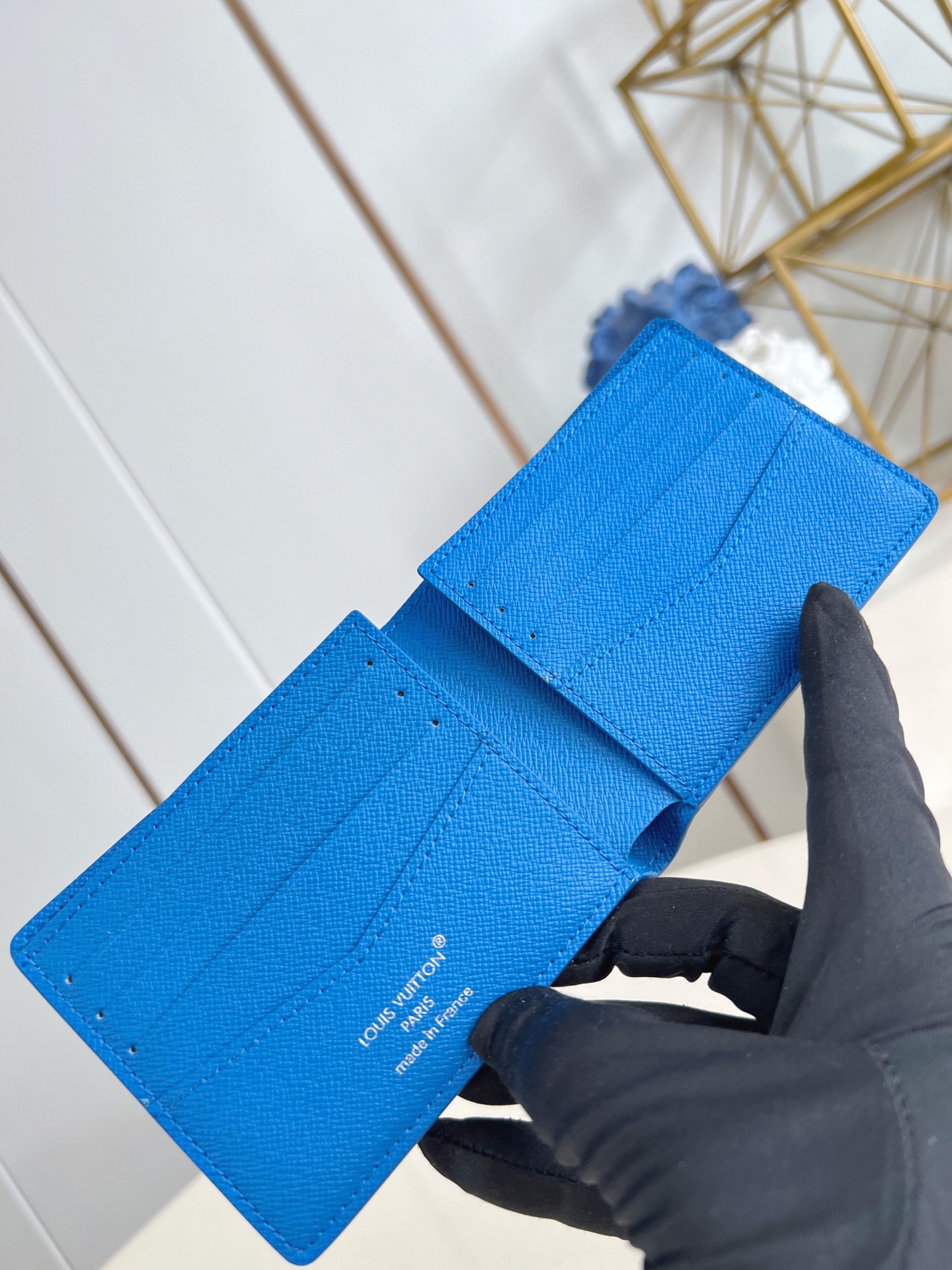 【顶级原单 M26801蓝 】Slender 钱包采用 Monogram 帆布制造，设有多个口袋，可供放