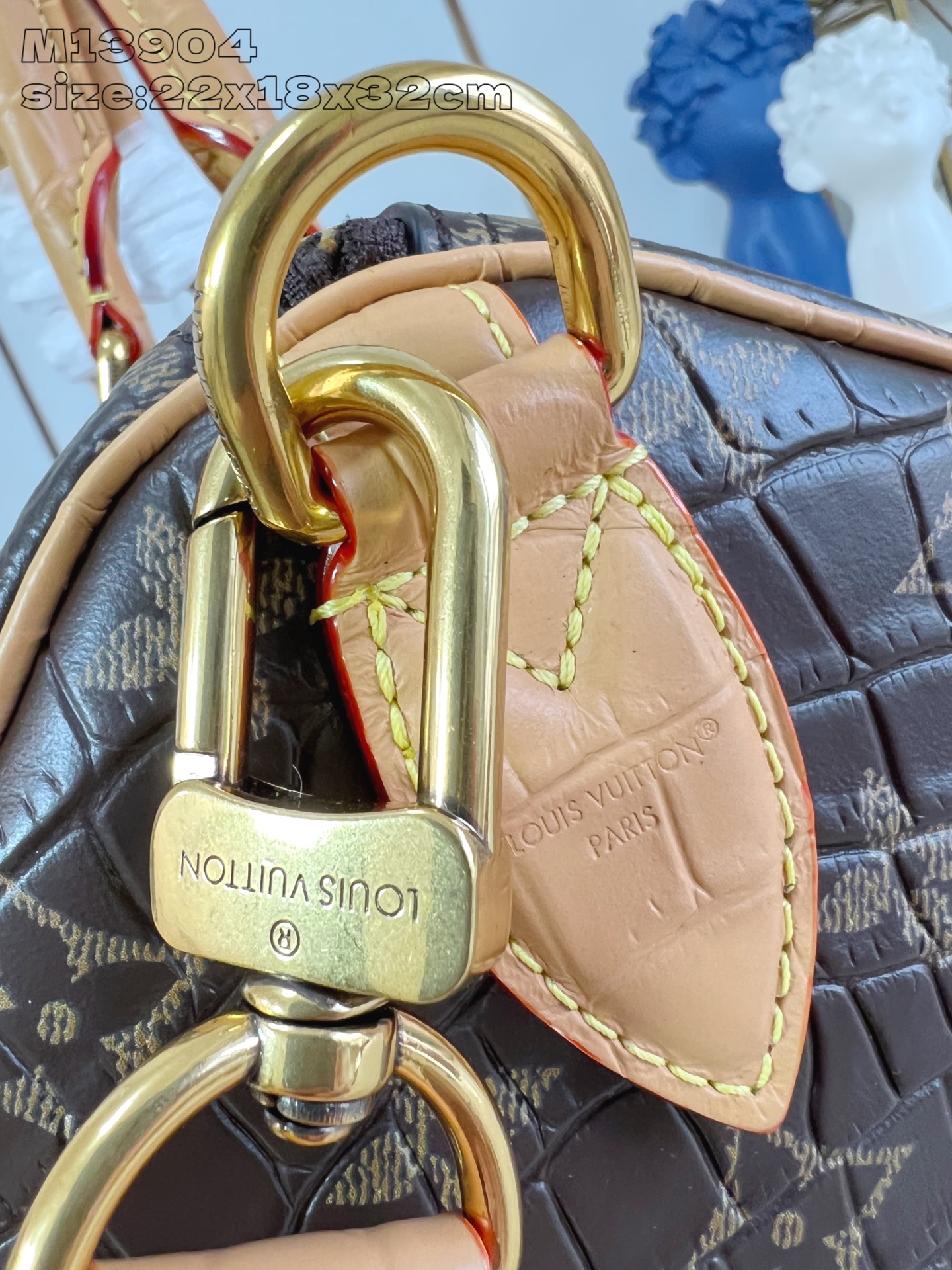 【顶级原单 M13904啡鳄鱼纹 】 peedy Bandoulière 30 手袋采用印有经典 Mon