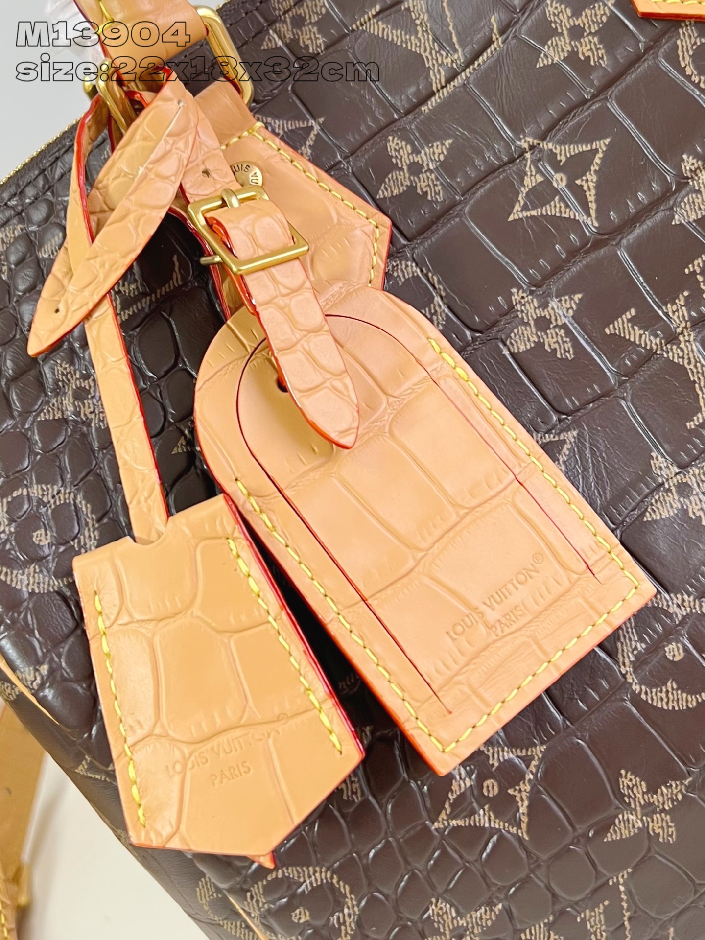 【顶级原单 M13904啡鳄鱼纹 】 peedy Bandoulière 30 手袋采用印有经典 Mon