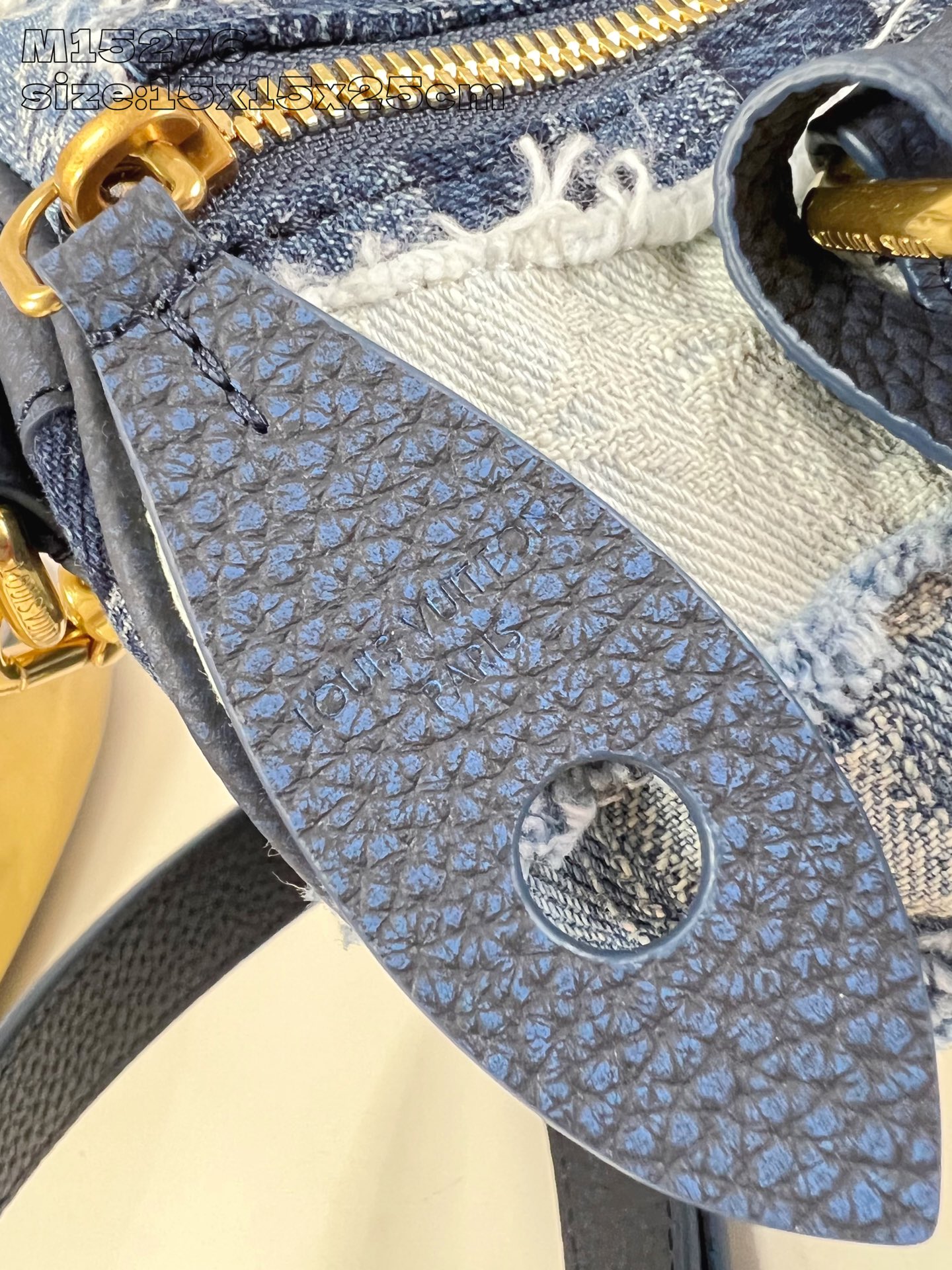 【顶级原单 M15276 】本款 Speedy 25 Bandoulière 手袋依托日式拼布工艺，为砂