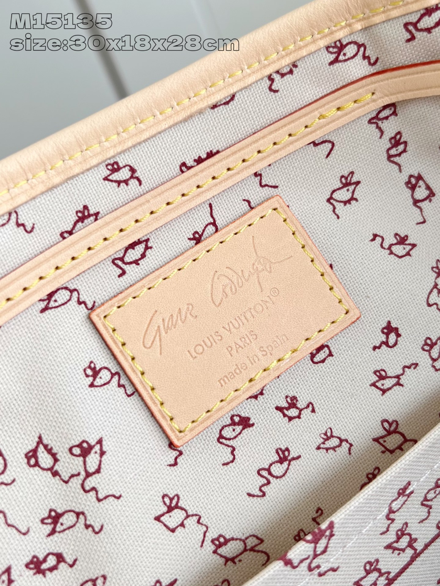 【顶级原单 M15135 】本款 Montsouris 小号双肩包出自 LV Travels With 