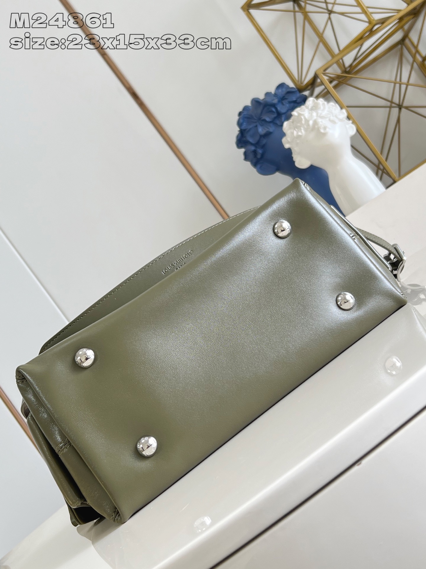 【顶级原单 M24861绿 】 本款 CarryAll Cargo Vibe 小号手袋为羊皮革浸染素雅色