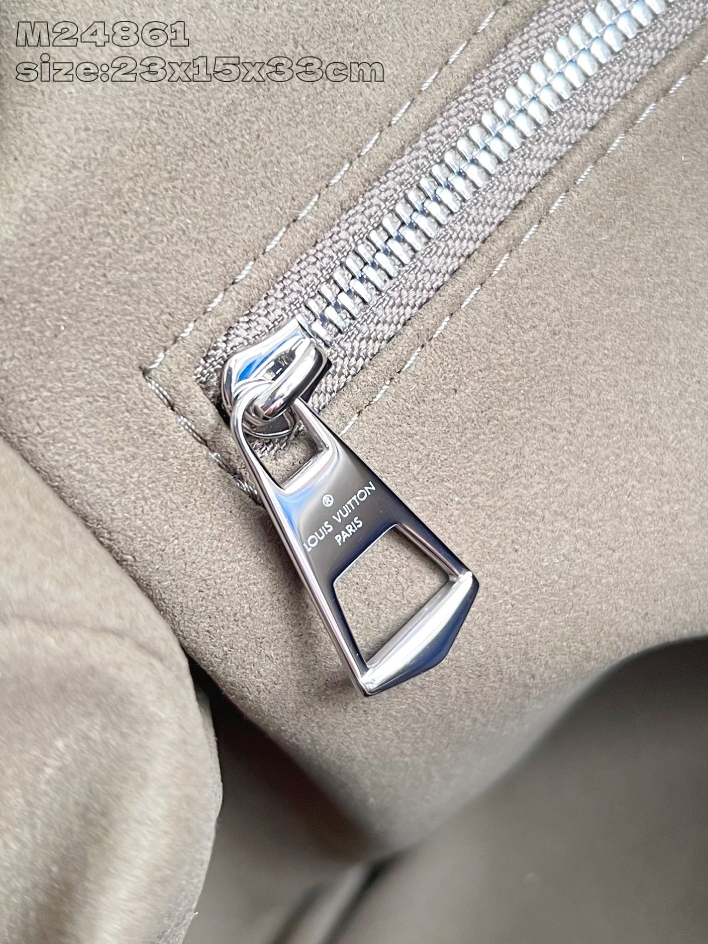 【顶级原单 M24861绿 】 本款 CarryAll Cargo Vibe 小号手袋为羊皮革浸染素雅色