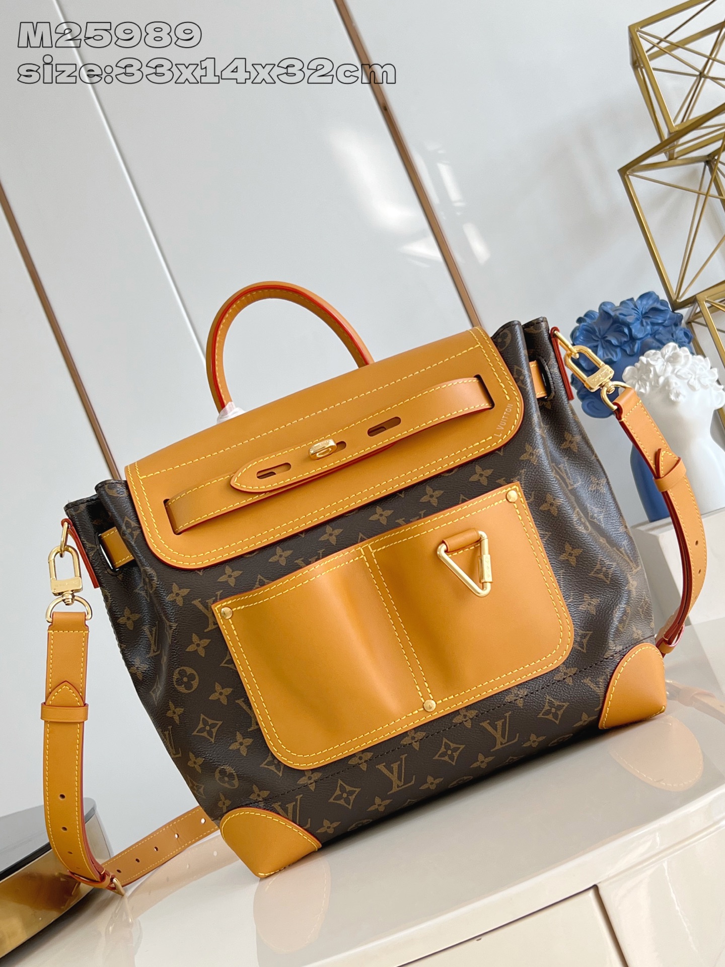 【顶级原单 M25989 】本款 Steamer 30 手袋出自 Pharrell Williams 之