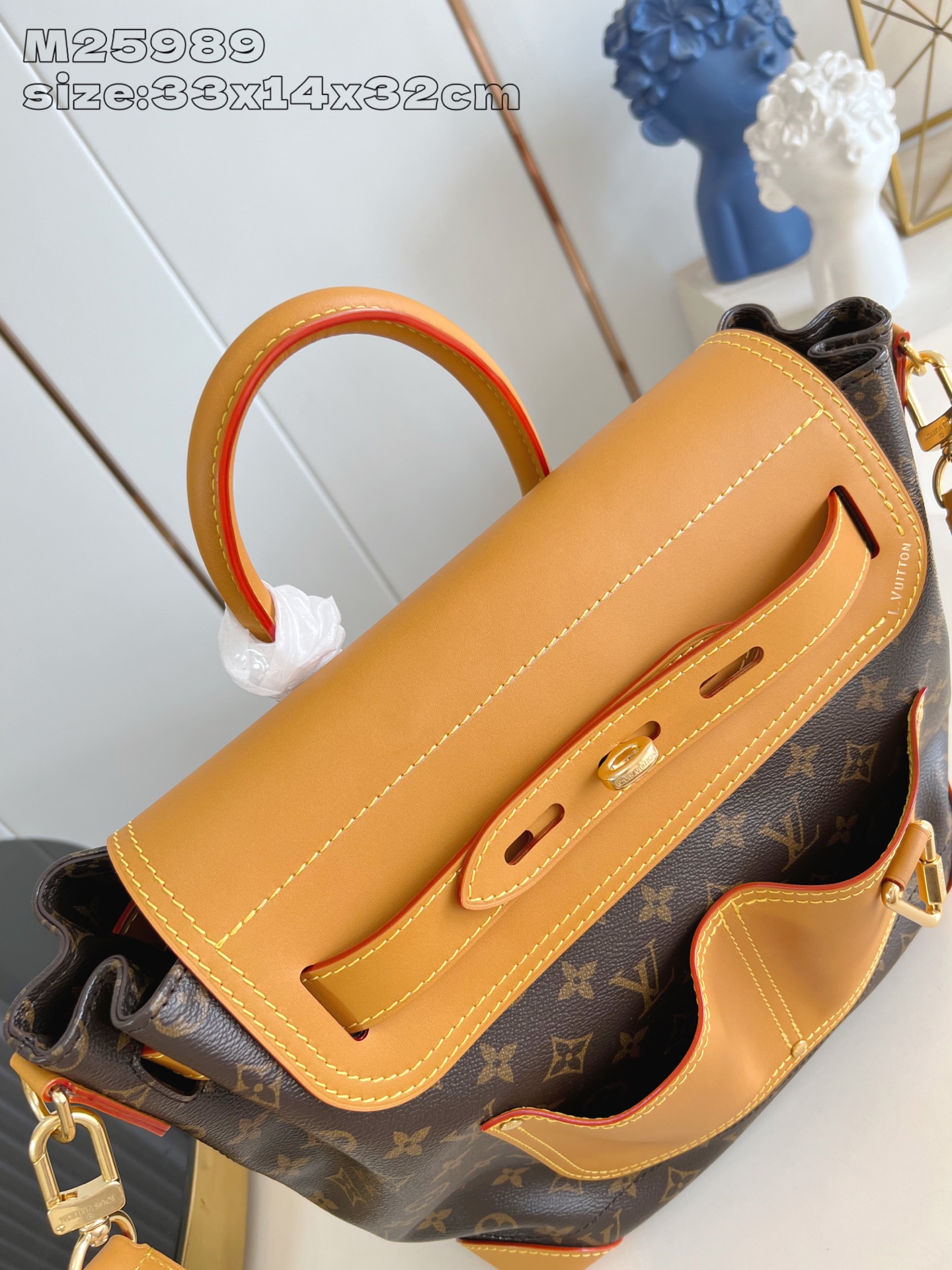 【顶级原单 M25989 】本款 Steamer 30 手袋出自 Pharrell Williams 之