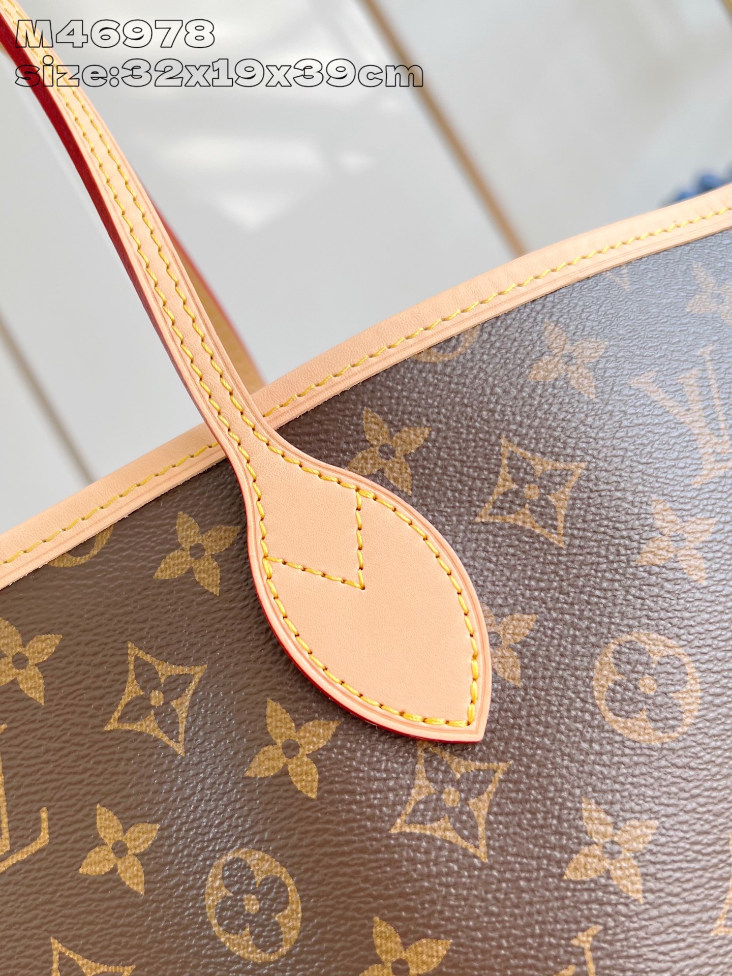 【顶级原单 M46978 】本款 Neverfull 大号托特包为柔软 Monogram 帆布勾勒牛皮革