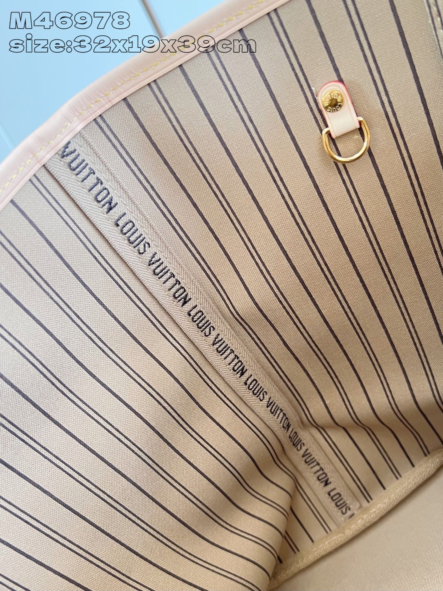 【顶级原单 M46978 】本款 Neverfull 大号托特包为柔软 Monogram 帆布勾勒牛皮革