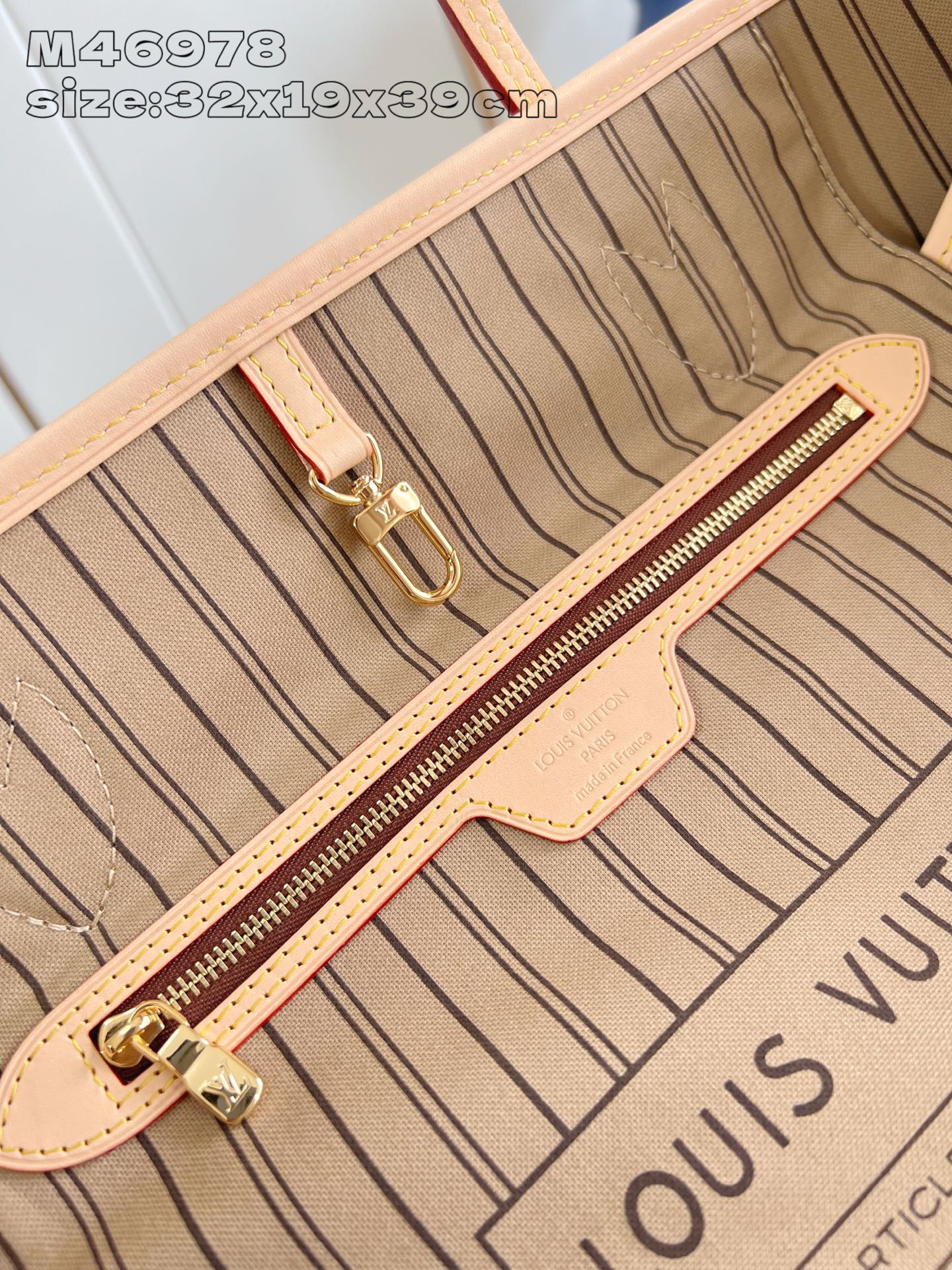 【顶级原单 M46978 】本款 Neverfull 大号托特包为柔软 Monogram 帆布勾勒牛皮革