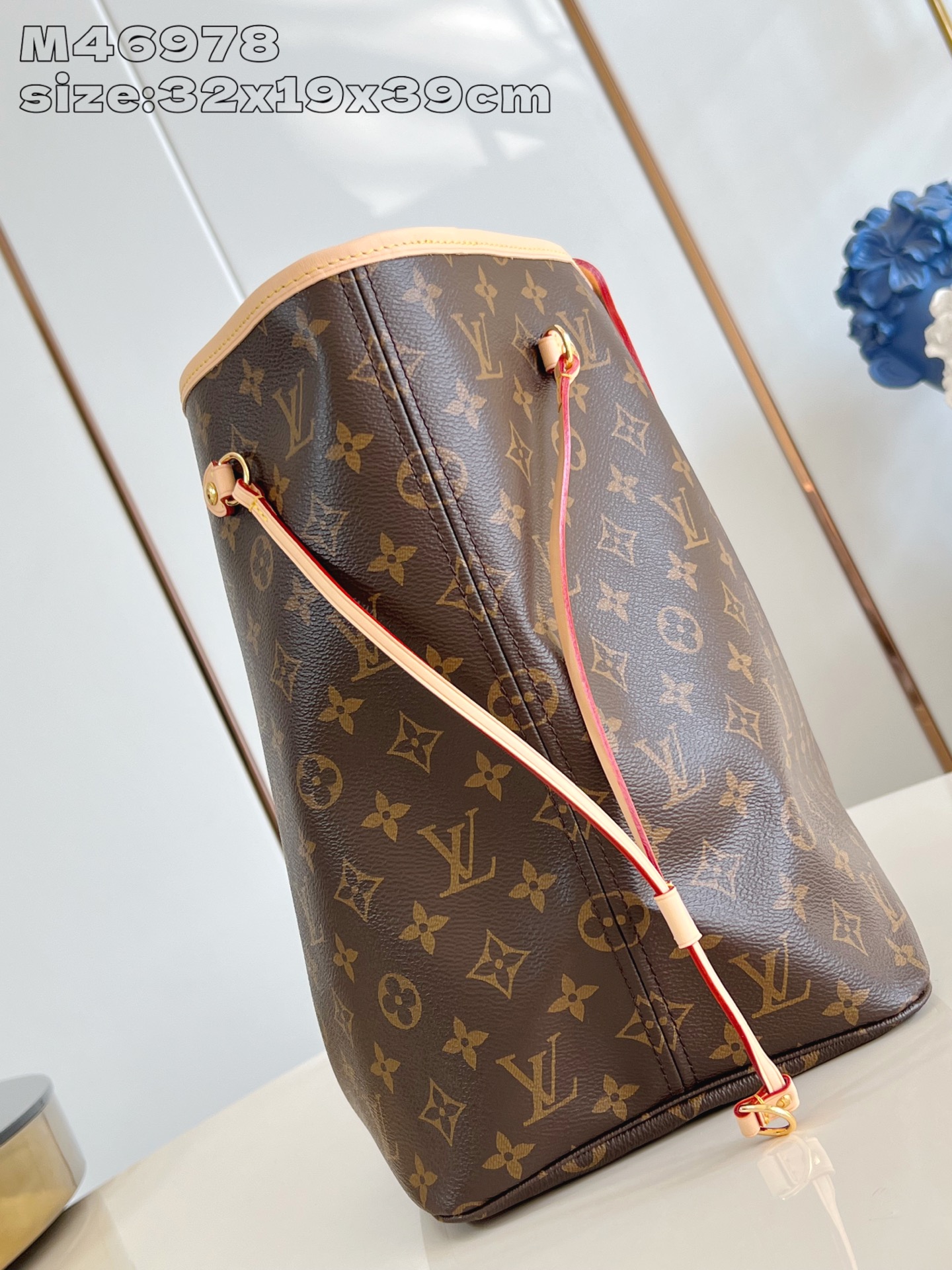 【顶级原单 M46978 】本款 Neverfull 大号托特包为柔软 Monogram 帆布勾勒牛皮革
