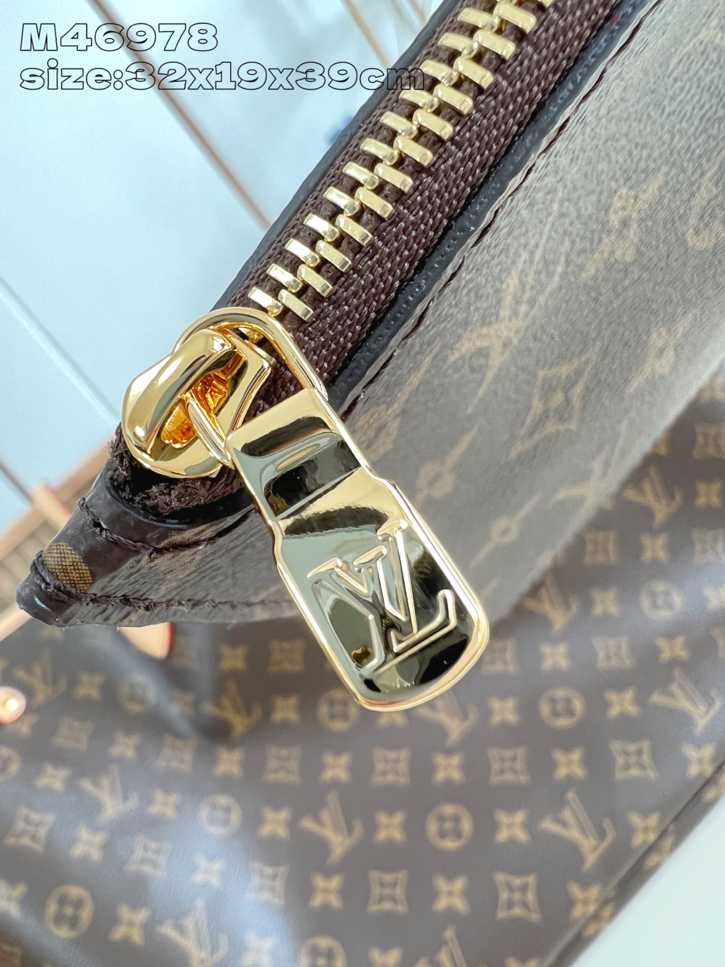 【顶级原单 M46978 】本款 Neverfull 大号托特包为柔软 Monogram 帆布勾勒牛皮革