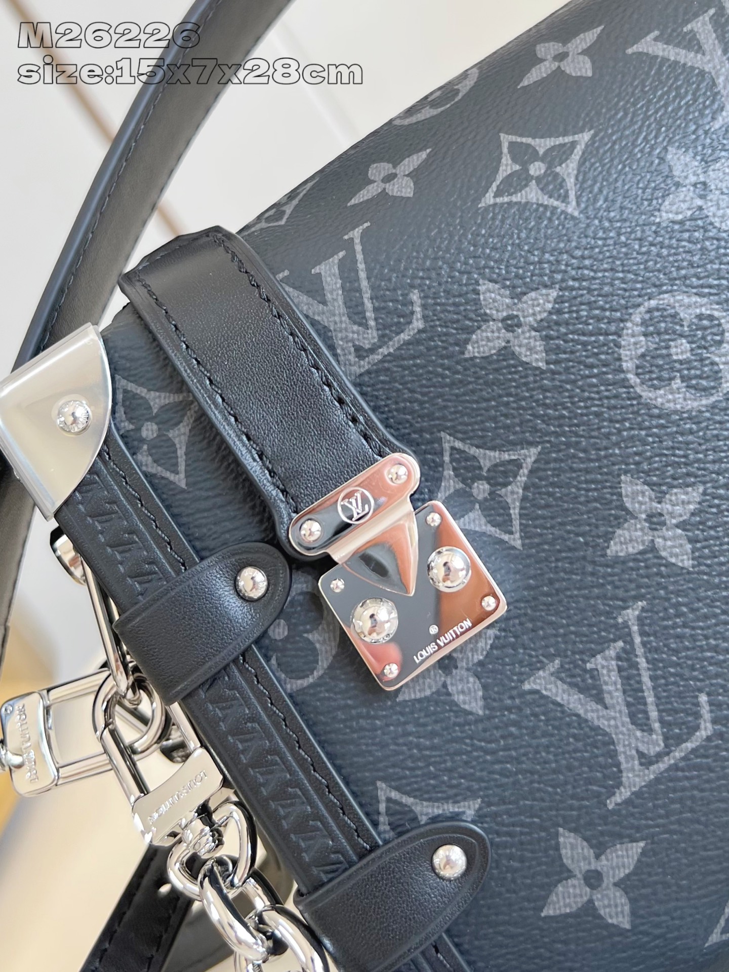 【顶级原单 M26226 】Side Trunk 系列推出 East West 版本，以 Monogra