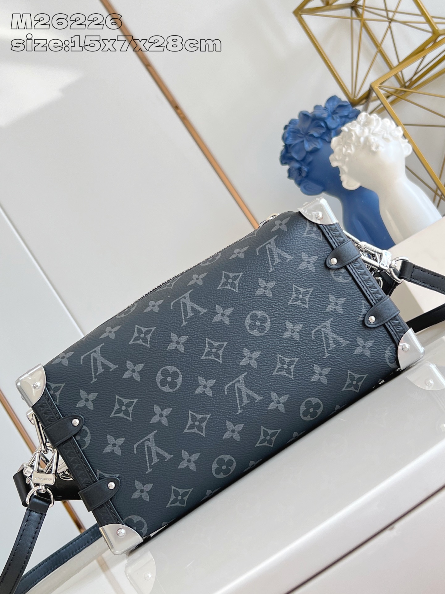 【顶级原单 M26226 】Side Trunk 系列推出 East West 版本，以 Monogra