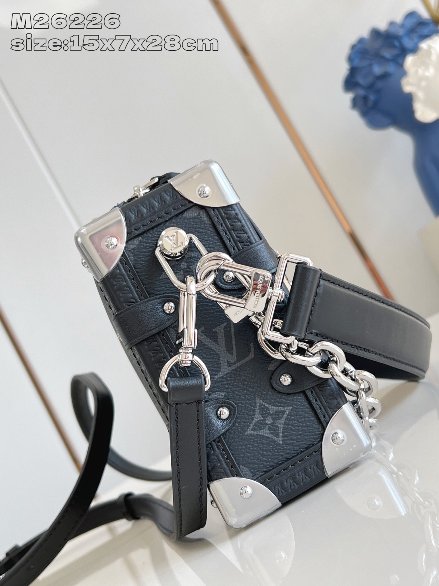 【顶级原单 M26226 】Side Trunk 系列推出 East West 版本，以 Monogra