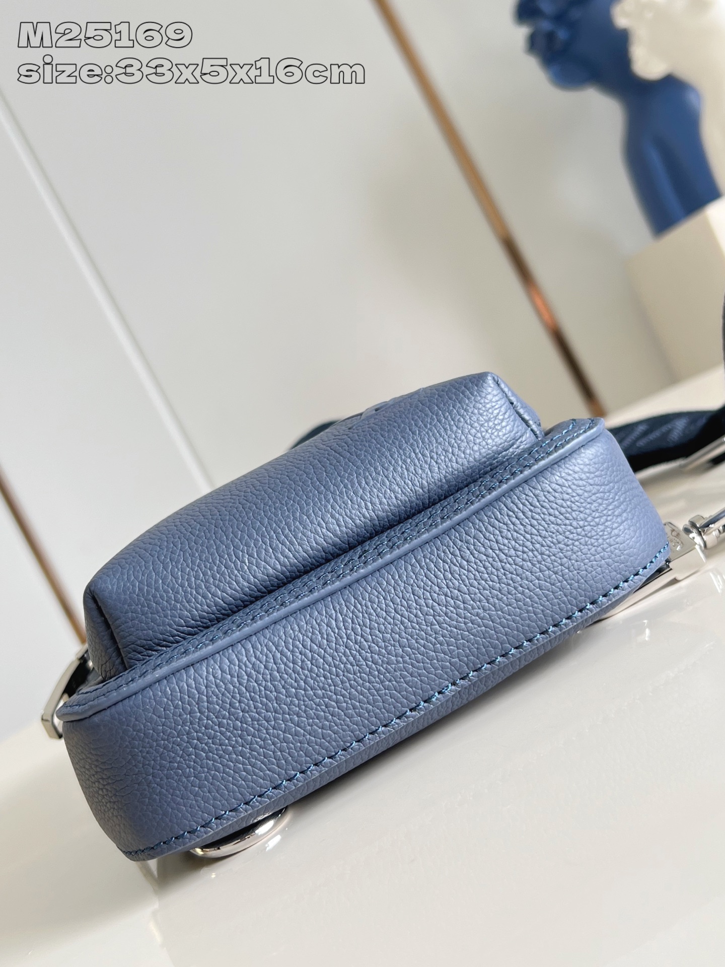 【顶级原单 M25169 】本款 Avenue 小号单肩包选用 Monogram Eclipse 涂层帆