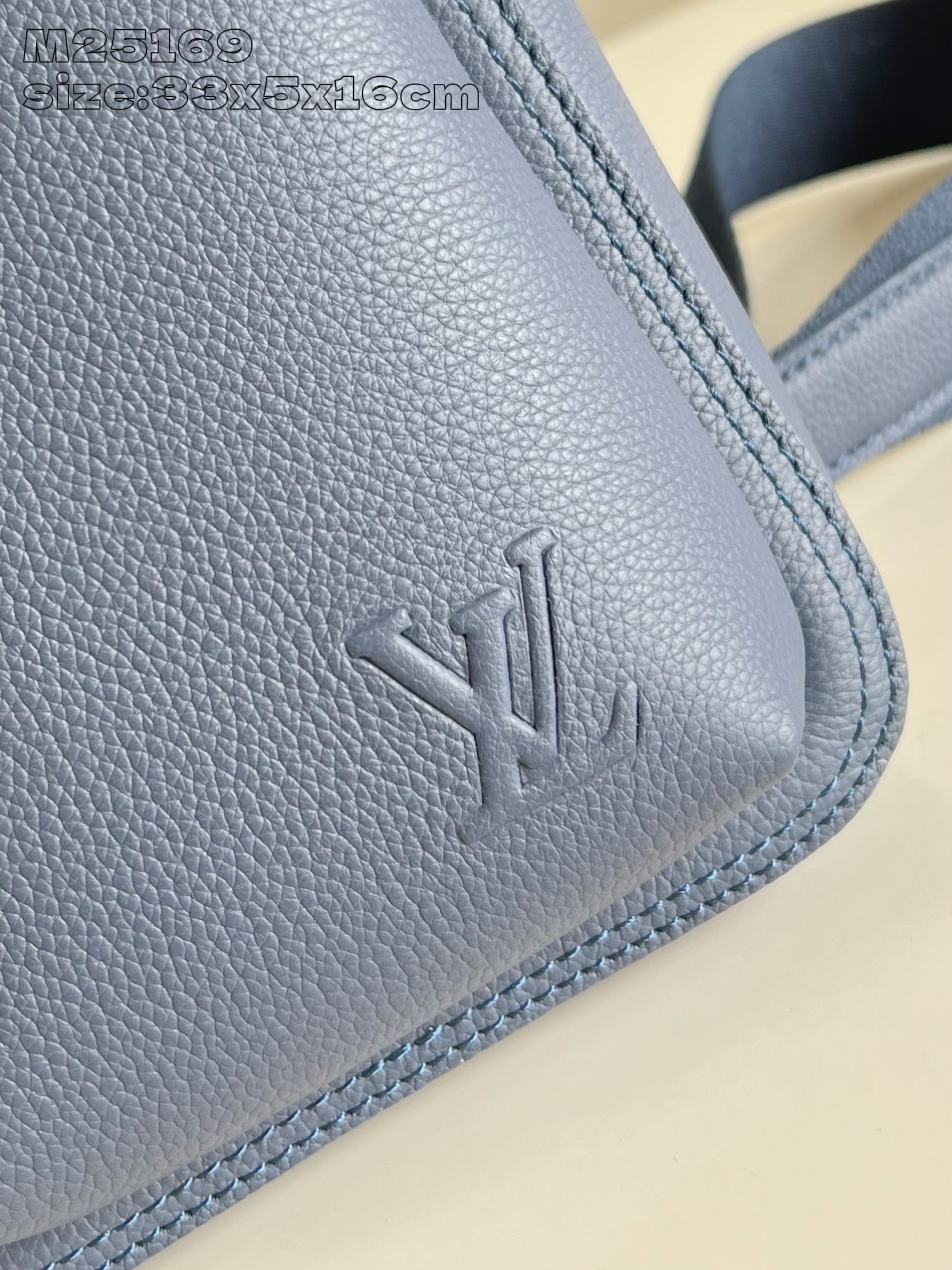 【顶级原单 M25169 】本款 Avenue 小号单肩包选用 Monogram Eclipse 涂层帆