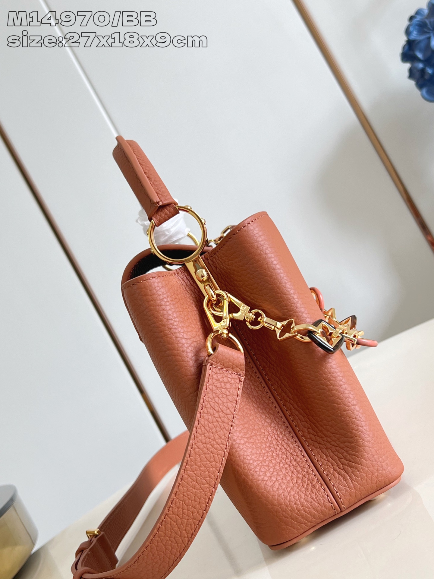 【顶级原单 M14970棕/小号 】Capucines BB 手袋以 1854 年路易威登初次开设门店的