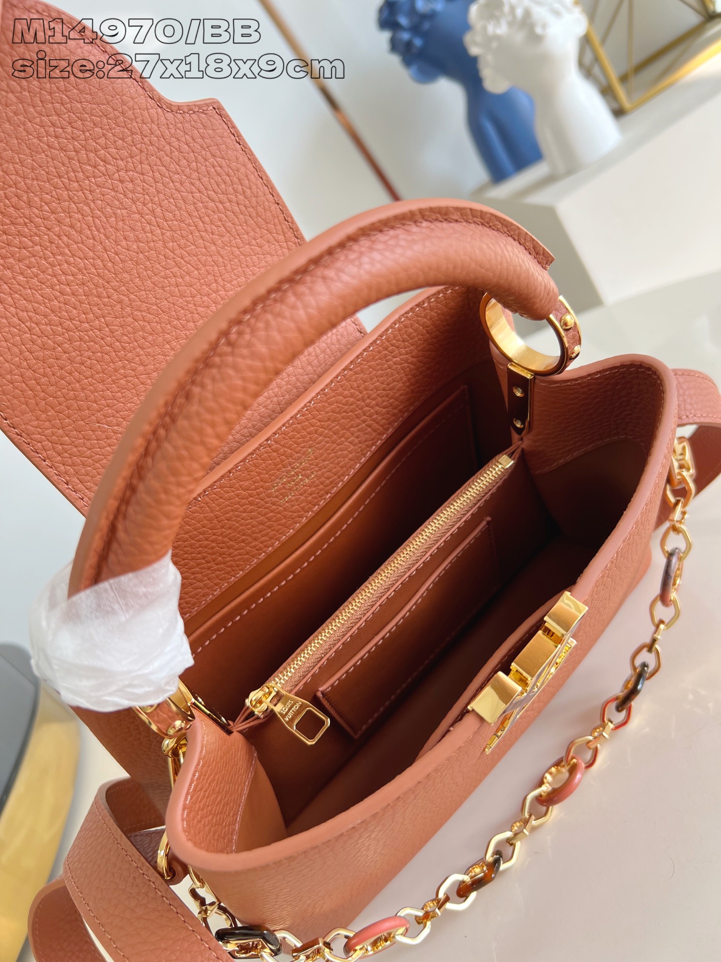 【顶级原单 M14970棕/小号 】Capucines BB 手袋以 1854 年路易威登初次开设门店的