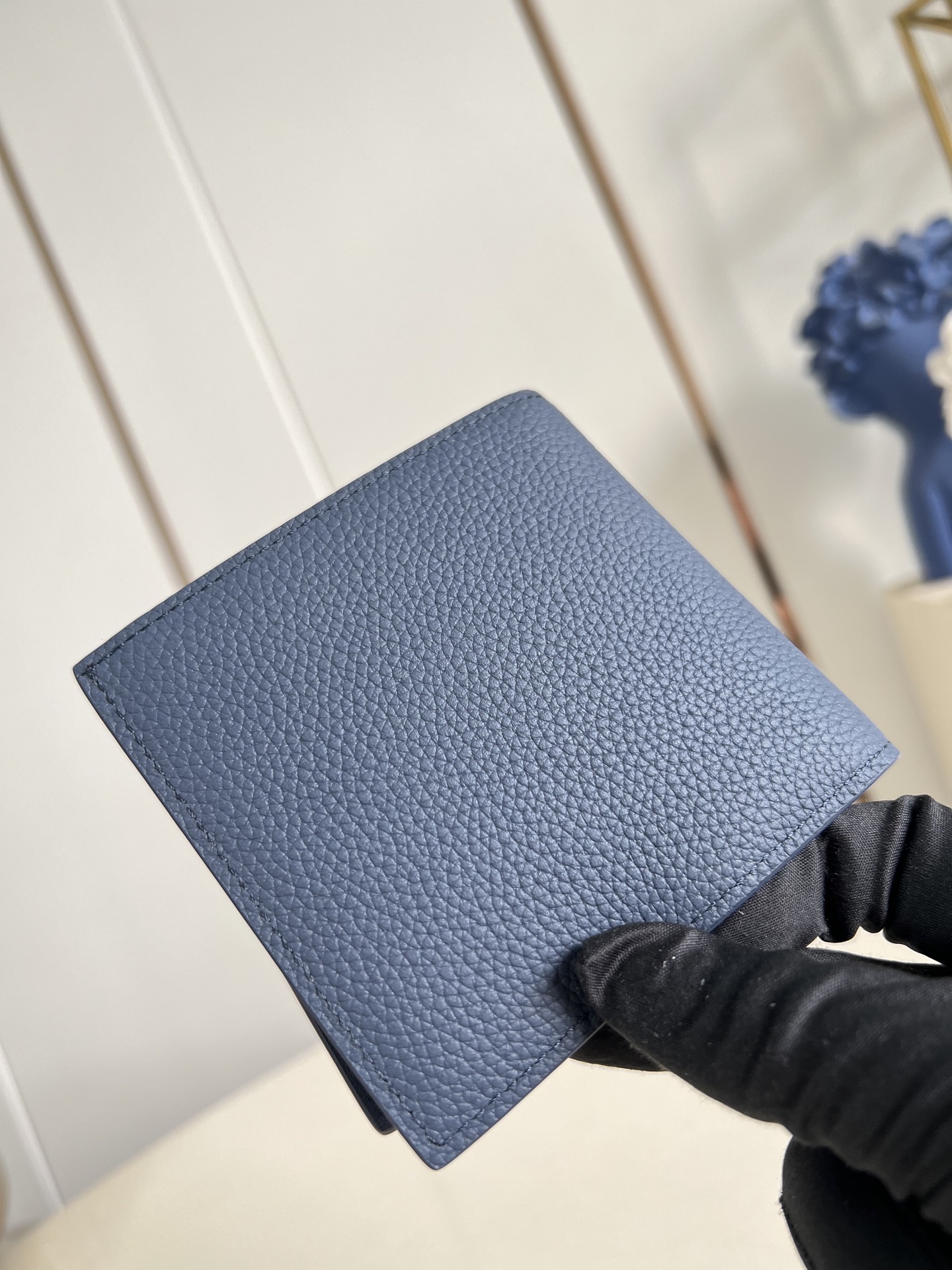 【顶级原单 M25982宝蓝 】Marco 钱包采用 Monogram 帆布制造，设有多个口袋，可供放置