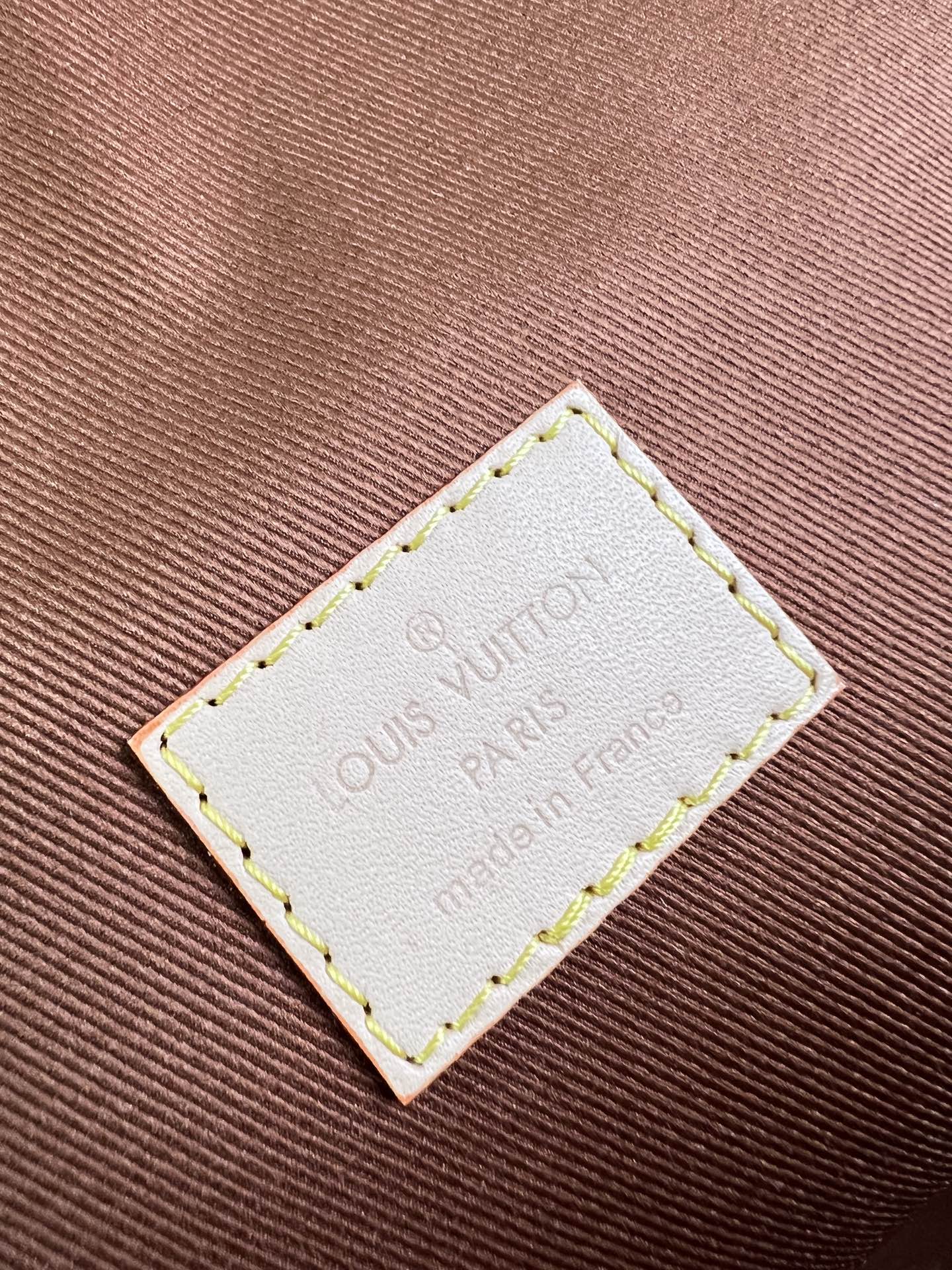 【顶级原单 M43690老花 】本款 Packing Cube 大号收纳包为路易威登收纳艺术新作，以 M