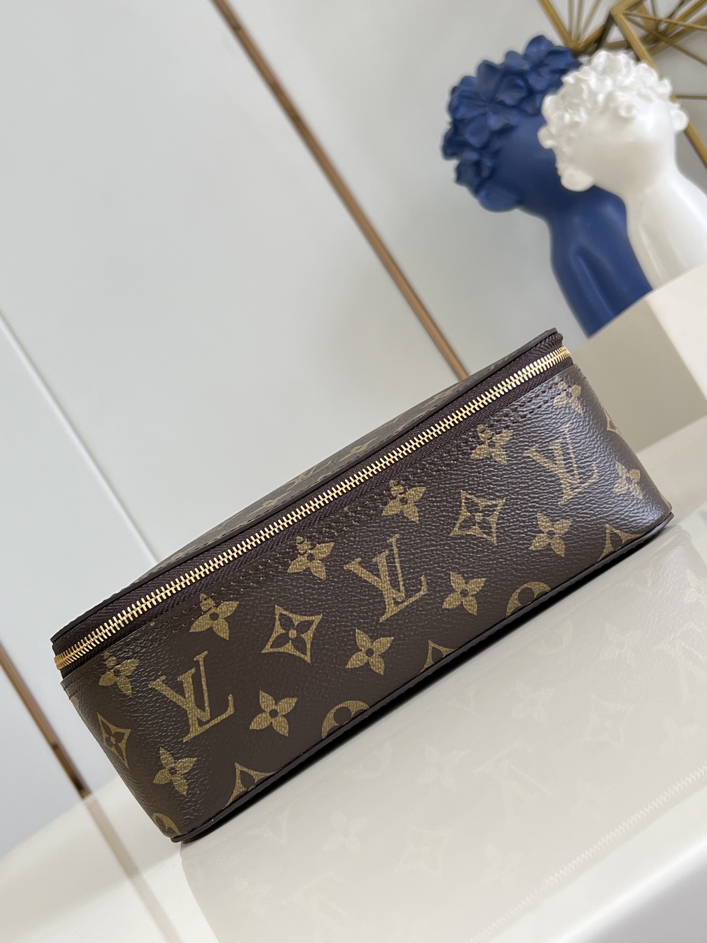 【顶级原单 M43689老花 】本款 Packing Cube 中号收纳包为路易威登收纳艺术新作，以 M