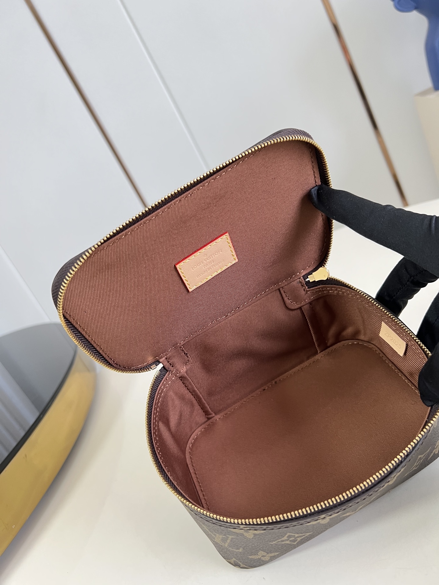 【顶级原单 M43688老花 】本款 Packing Cube 小号收纳包为路易威登收纳艺术新作，以 M