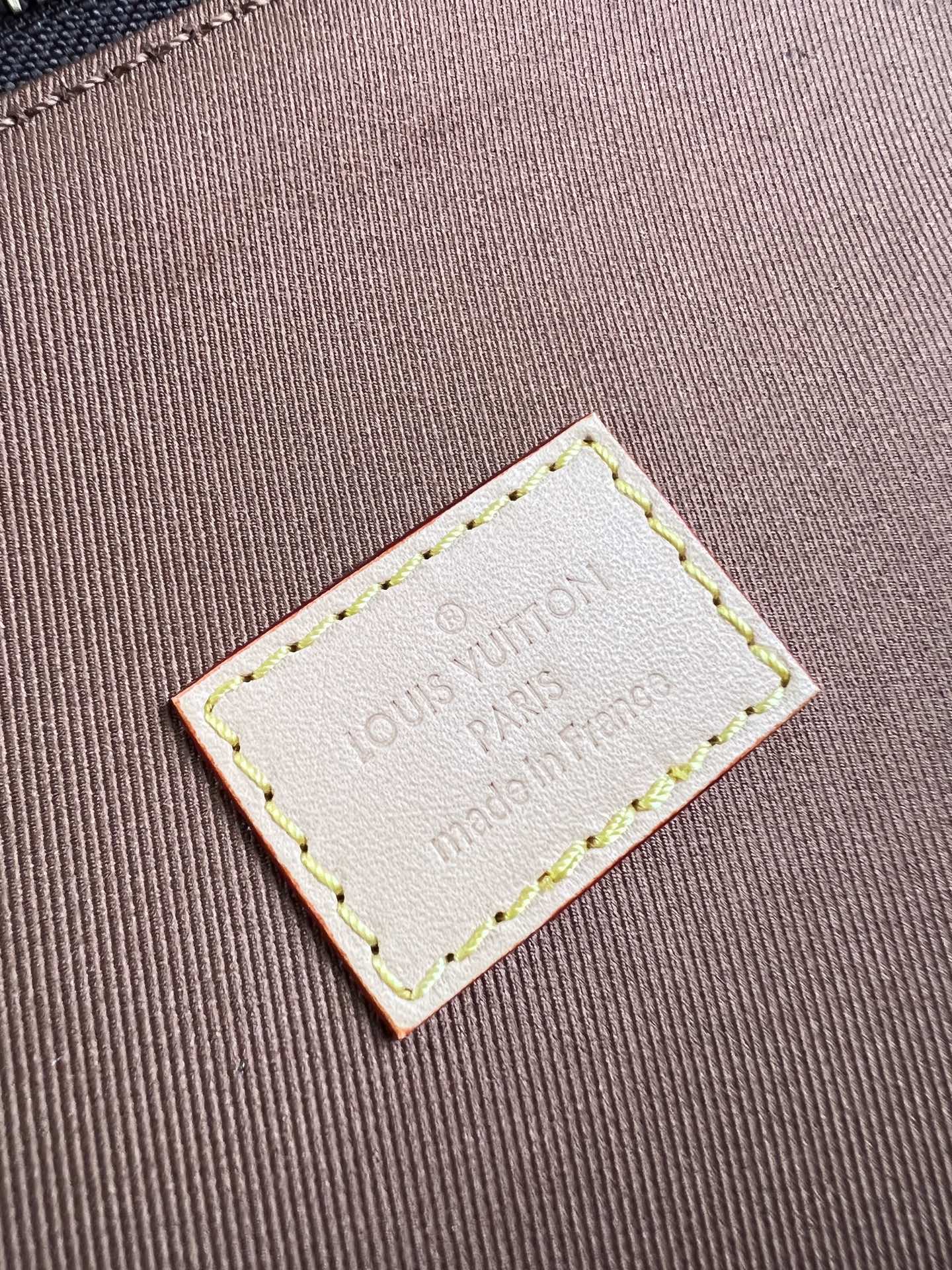 【顶级原单 M43688老花 】本款 Packing Cube 小号收纳包为路易威登收纳艺术新作，以 M