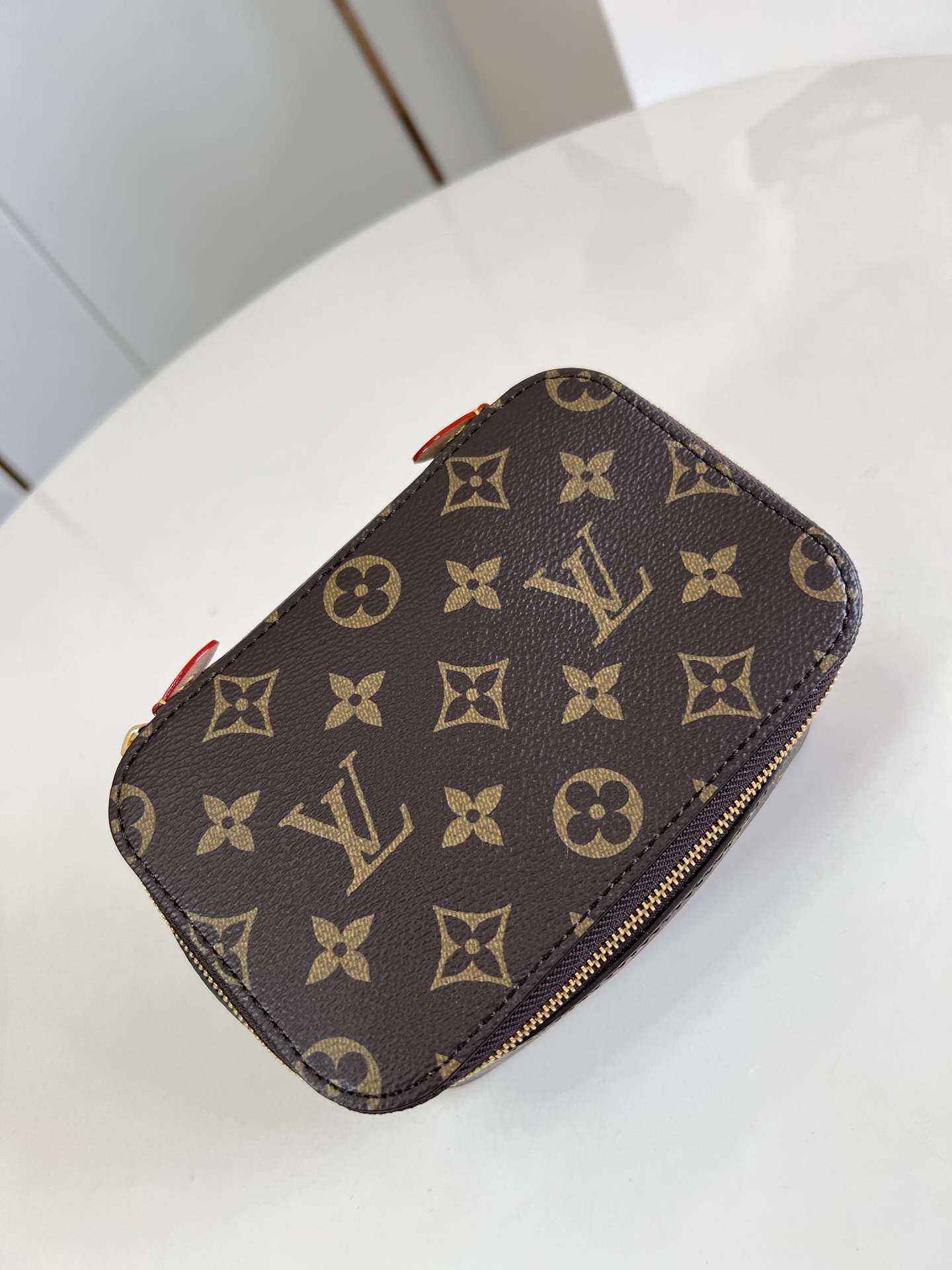 【顶级原单 M43688老花 】本款 Packing Cube 小号收纳包为路易威登收纳艺术新作，以 M