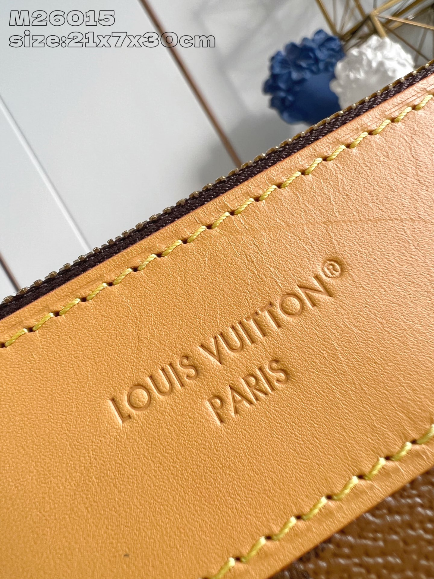 【顶级原单 M26015 】本款 Pochette Voyage Souple 手拿包取材经典 Mono