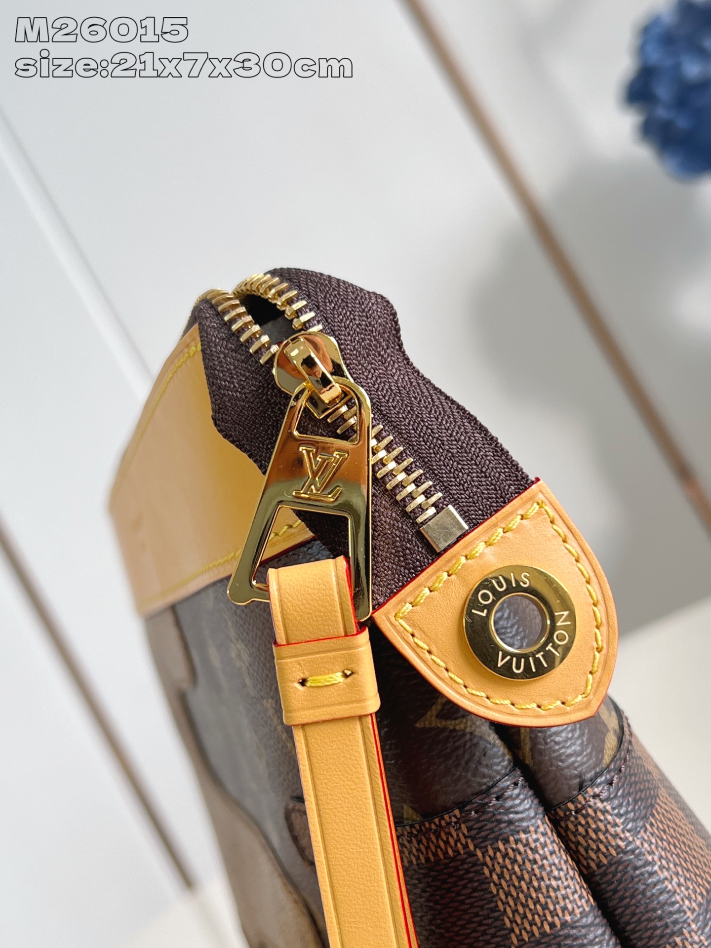 【顶级原单 M26015 】本款 Pochette Voyage Souple 手拿包取材经典 Mono