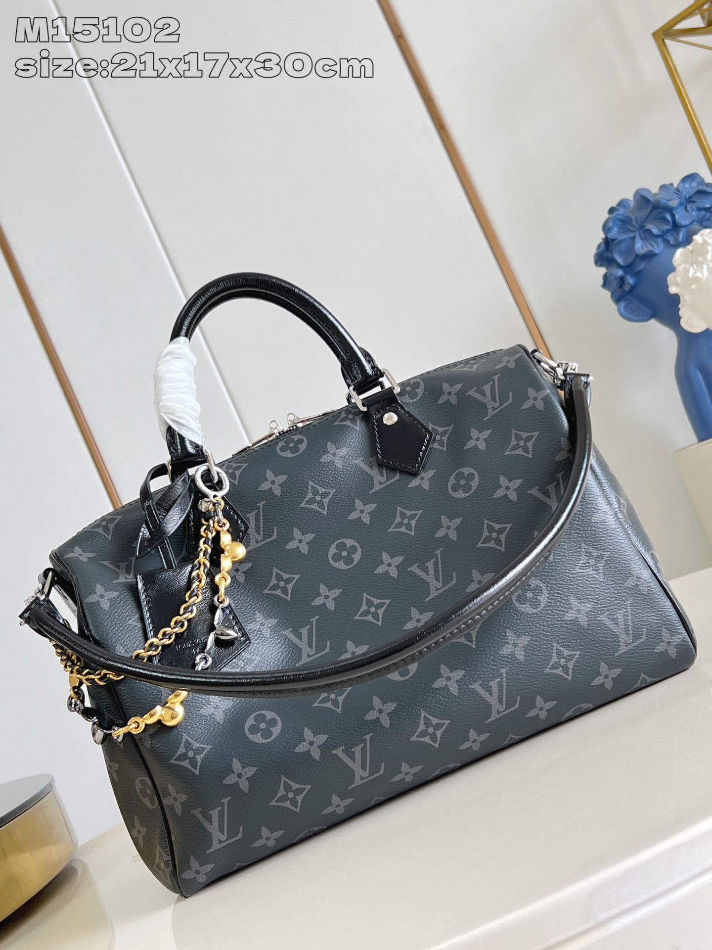 【顶级原单 M15102/全钢版 】本款 Speedy Soft 30 手袋出自 LV Ski 系列，以