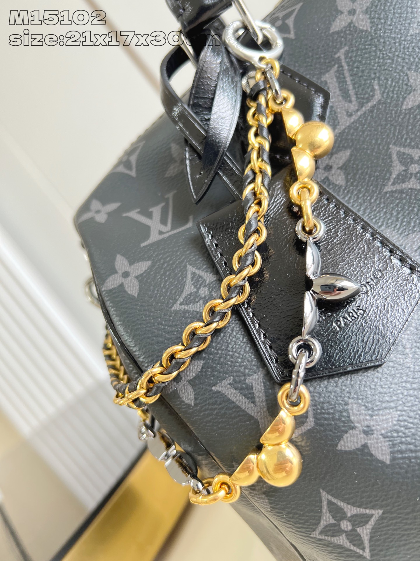 【顶级原单 M15102/全钢版 】本款 Speedy Soft 30 手袋出自 LV Ski 系列，以