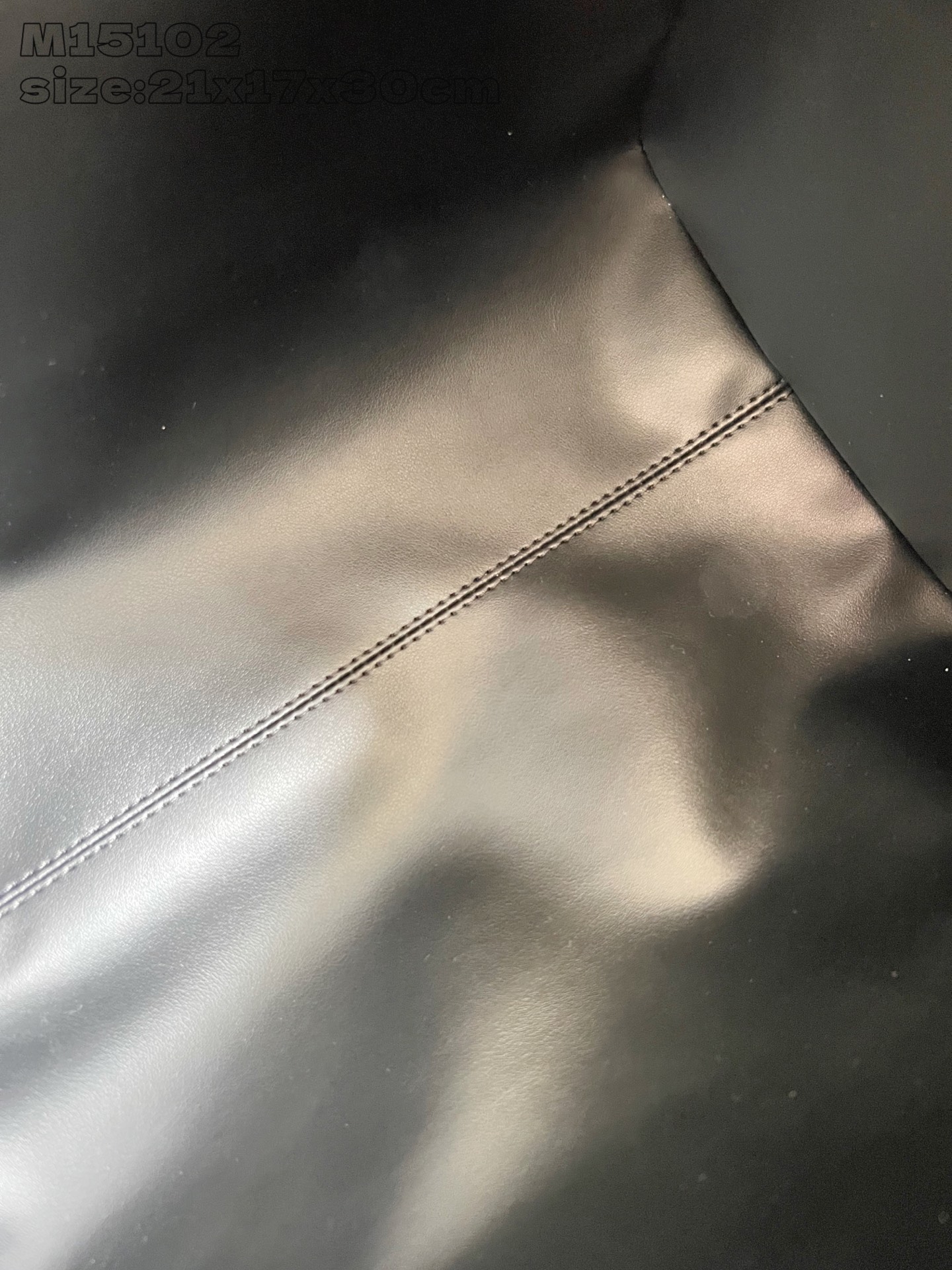 【顶级原单 M15102/全钢版 】本款 Speedy Soft 30 手袋出自 LV Ski 系列，以